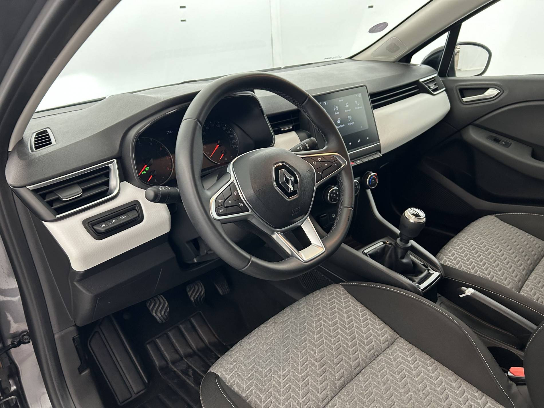 Vente en ligne Renault Clio 5 Clio TCe 90 au prix de 15 990 €