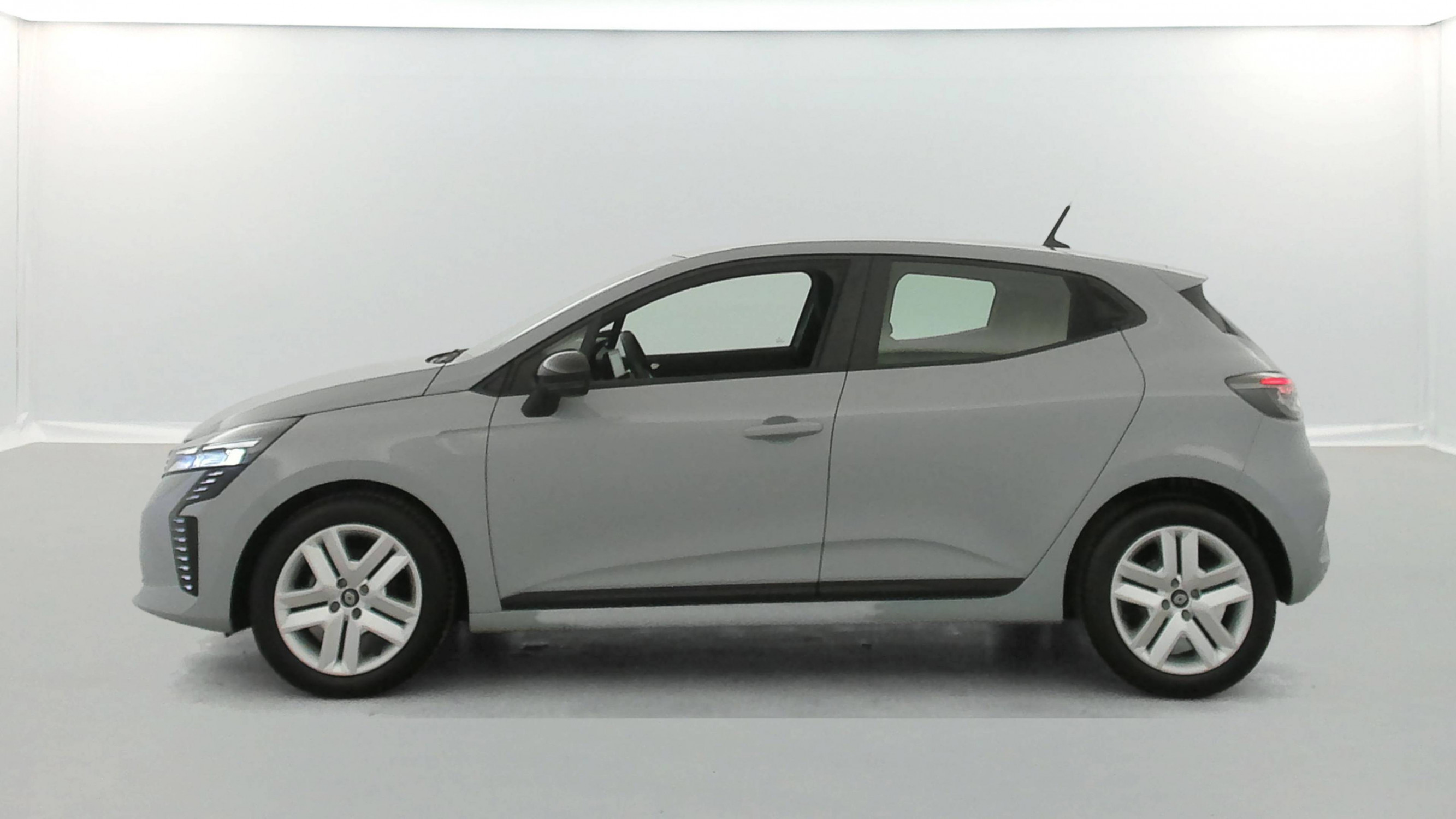 Vente en ligne Renault Clio 5 Clio TCe 90 au prix de 15 490 €