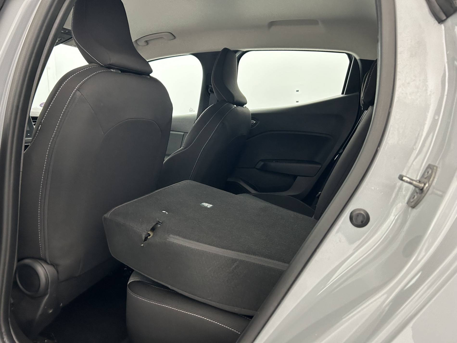 Vente en ligne Renault Clio 5 Clio TCe 90 au prix de 15 790 €