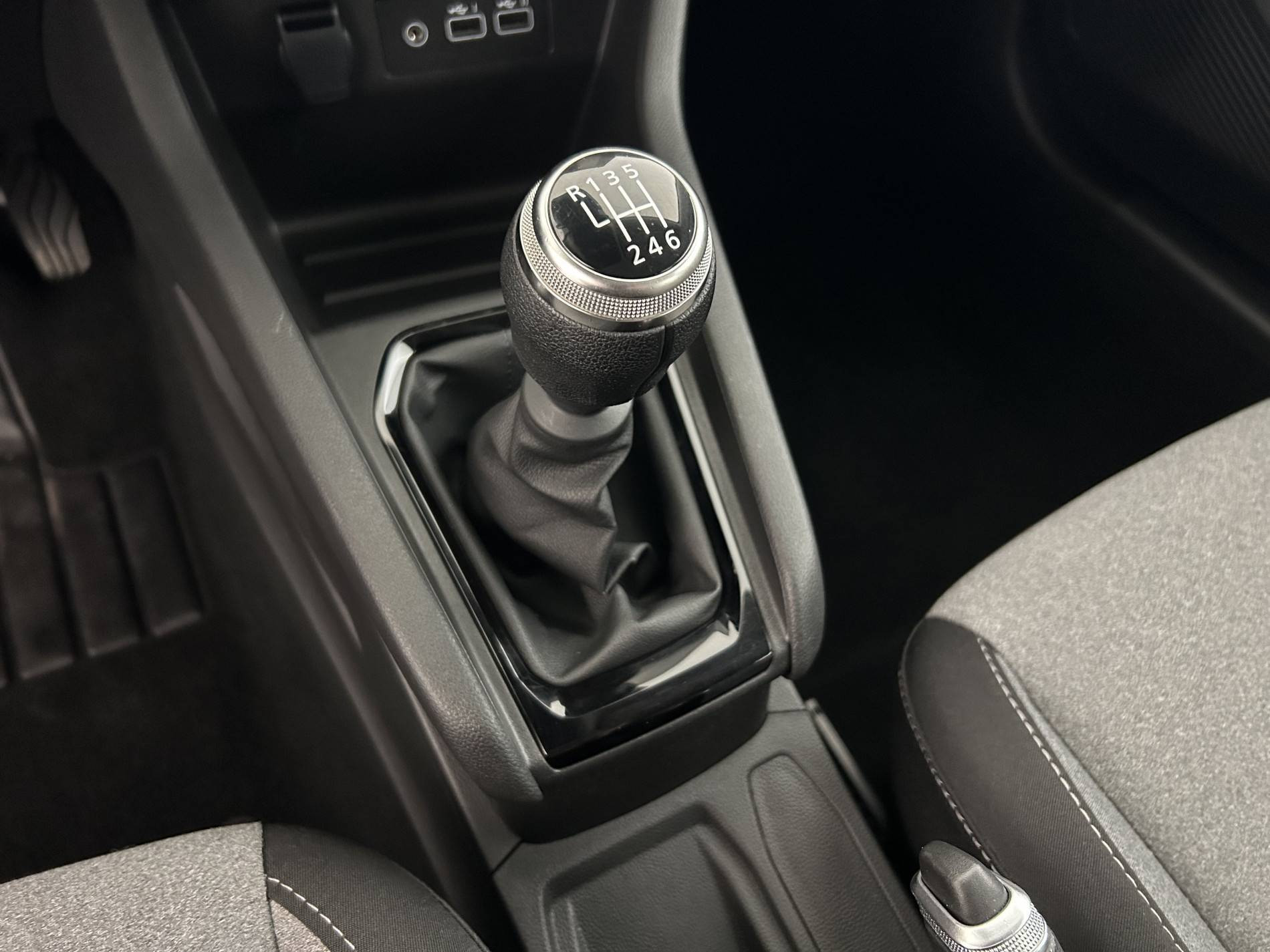 Vente en ligne Renault Clio 5 Clio TCe 90 au prix de 15 790 €