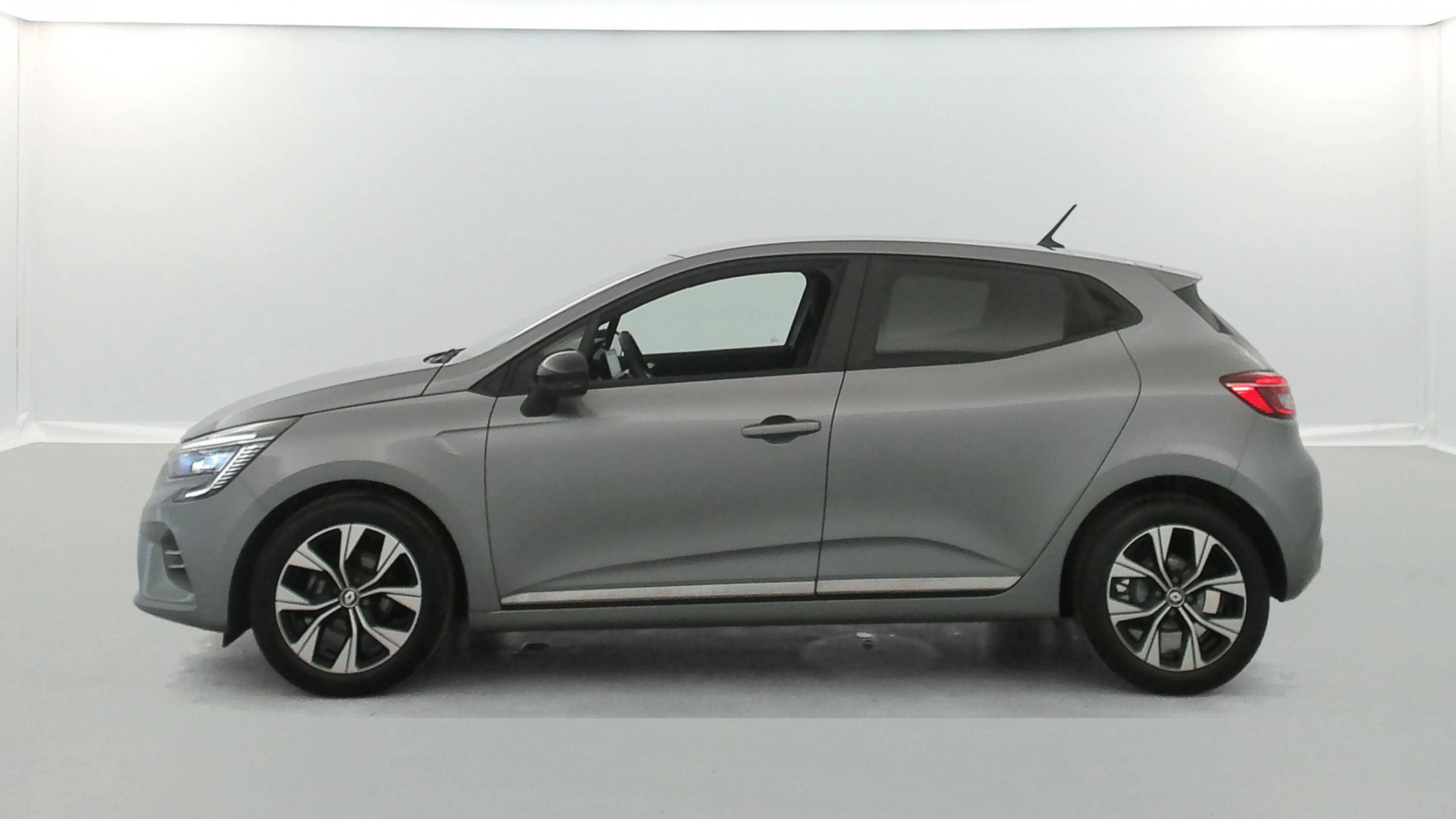 Vente en ligne Renault Clio 5 Clio TCe 90 au prix de 14 290 €