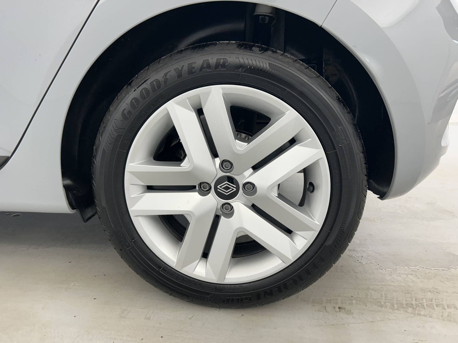 Vente en ligne Renault Clio 5 Clio TCe 90 au prix de 15 790 €