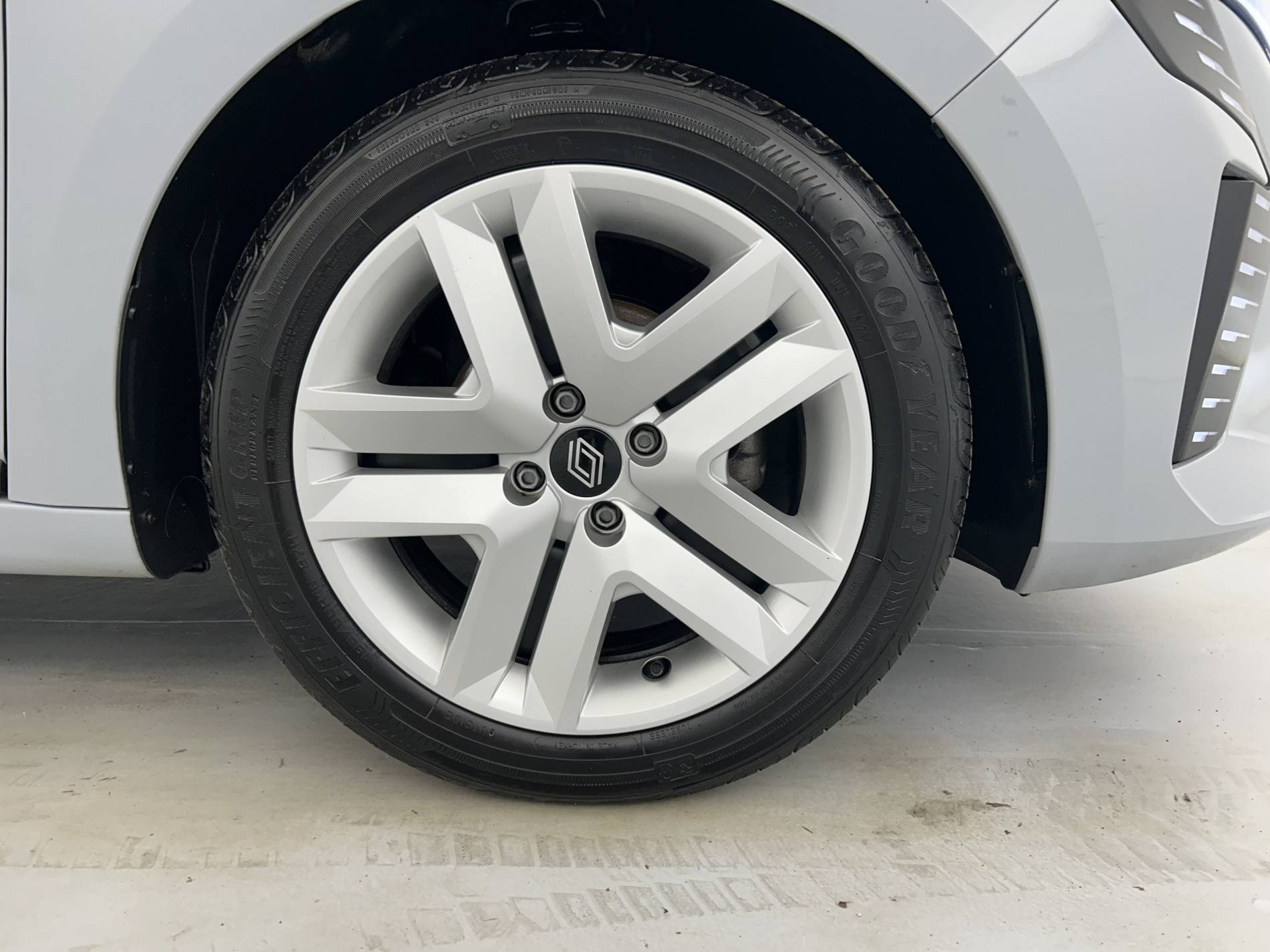 Vente en ligne Renault Clio 5 Clio TCe 90 au prix de 15 790 €