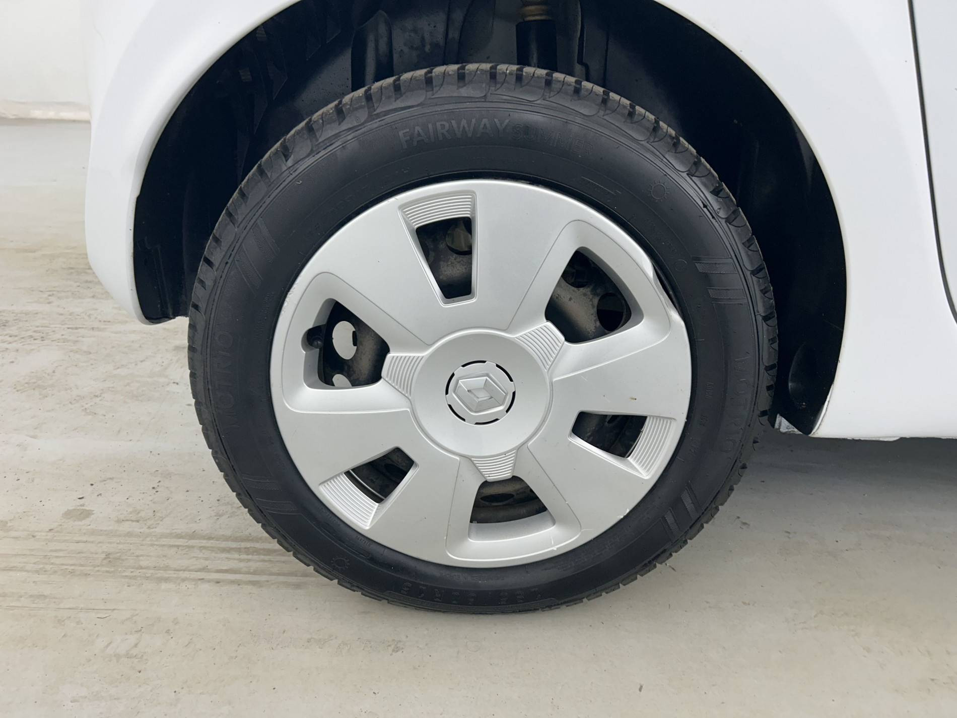 Vente en ligne Renault Twingo 3  1.0 SCe 70 E6C au prix de 9 990 €