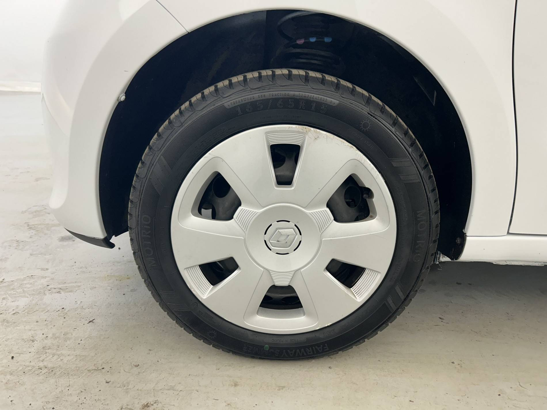 Vente en ligne Renault Twingo 3  1.0 SCe 70 E6C au prix de 9 990 €