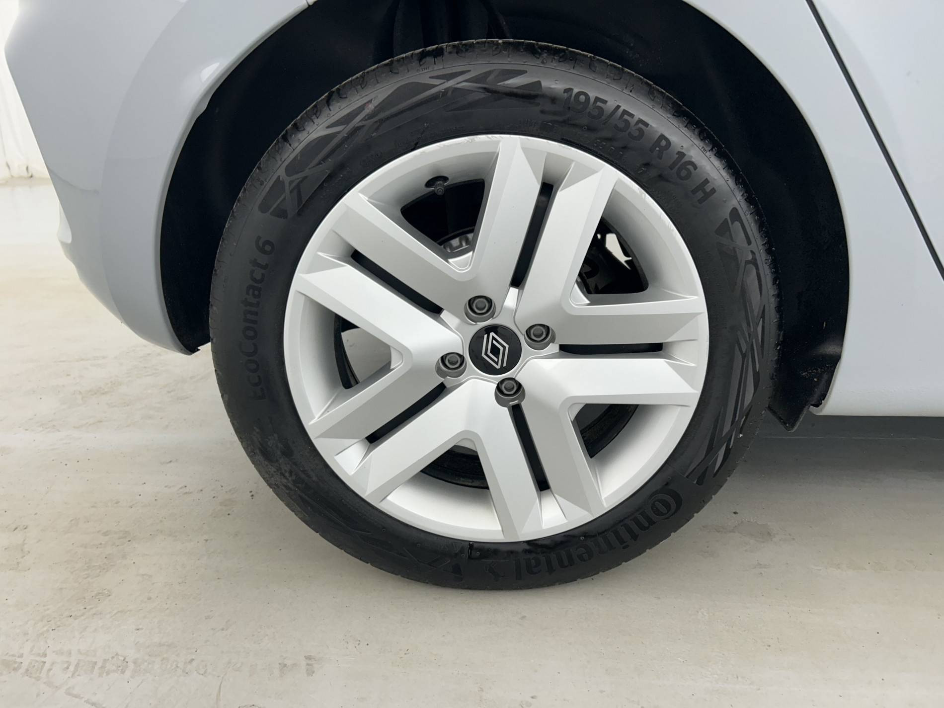 Vente en ligne Renault Clio 5 Clio TCe 90 au prix de 15 790 €