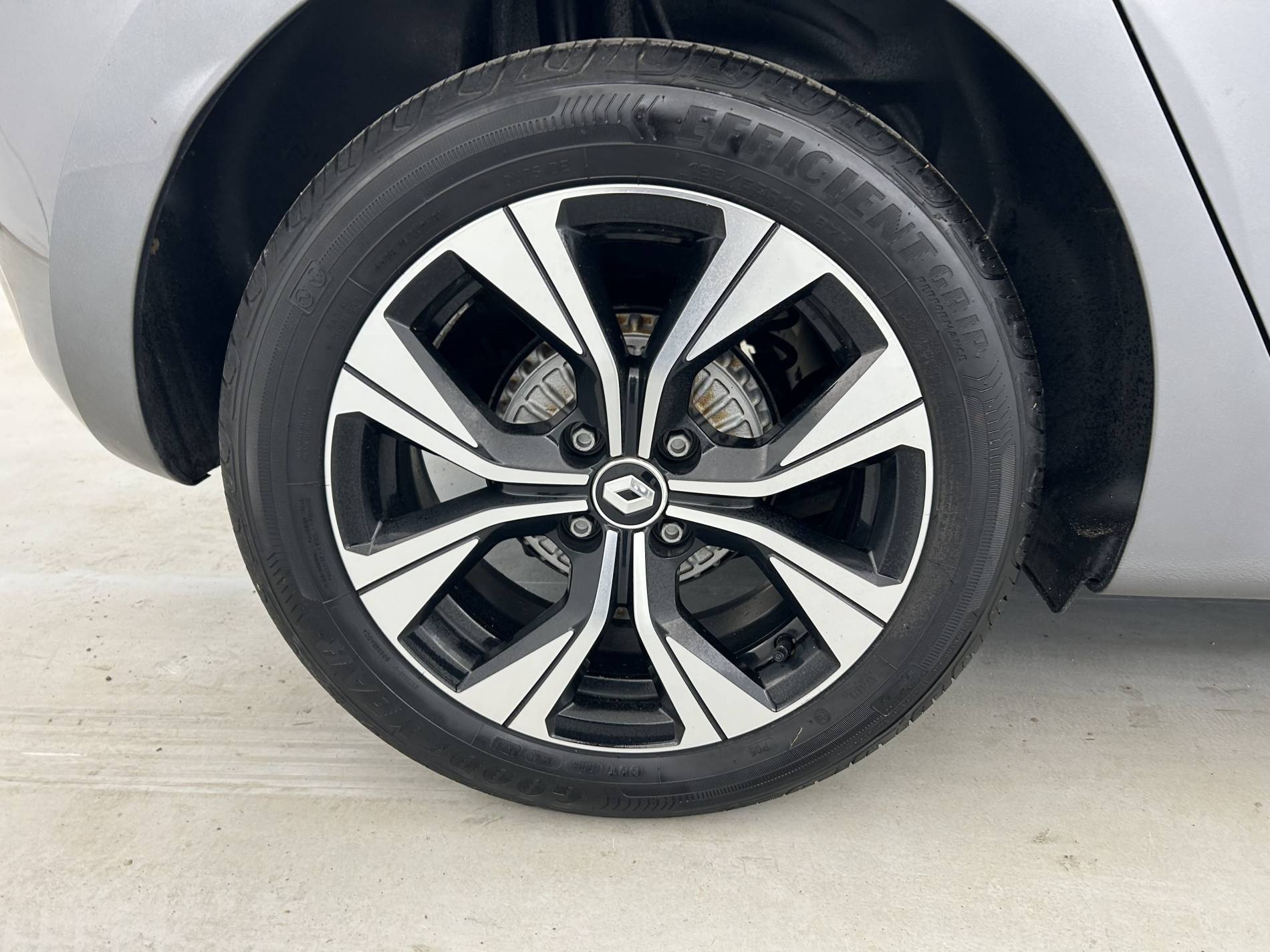 Vente en ligne Renault Clio 5 Clio TCe 90 au prix de 14 290 €