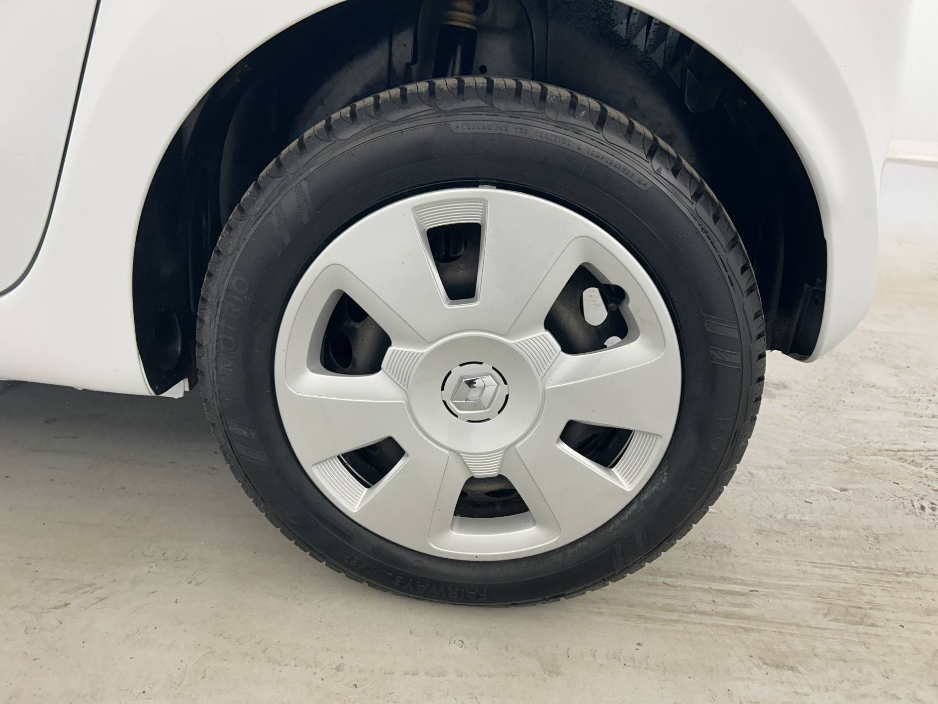 Vente en ligne Renault Twingo 3  1.0 SCe 70 E6C au prix de 9 990 €