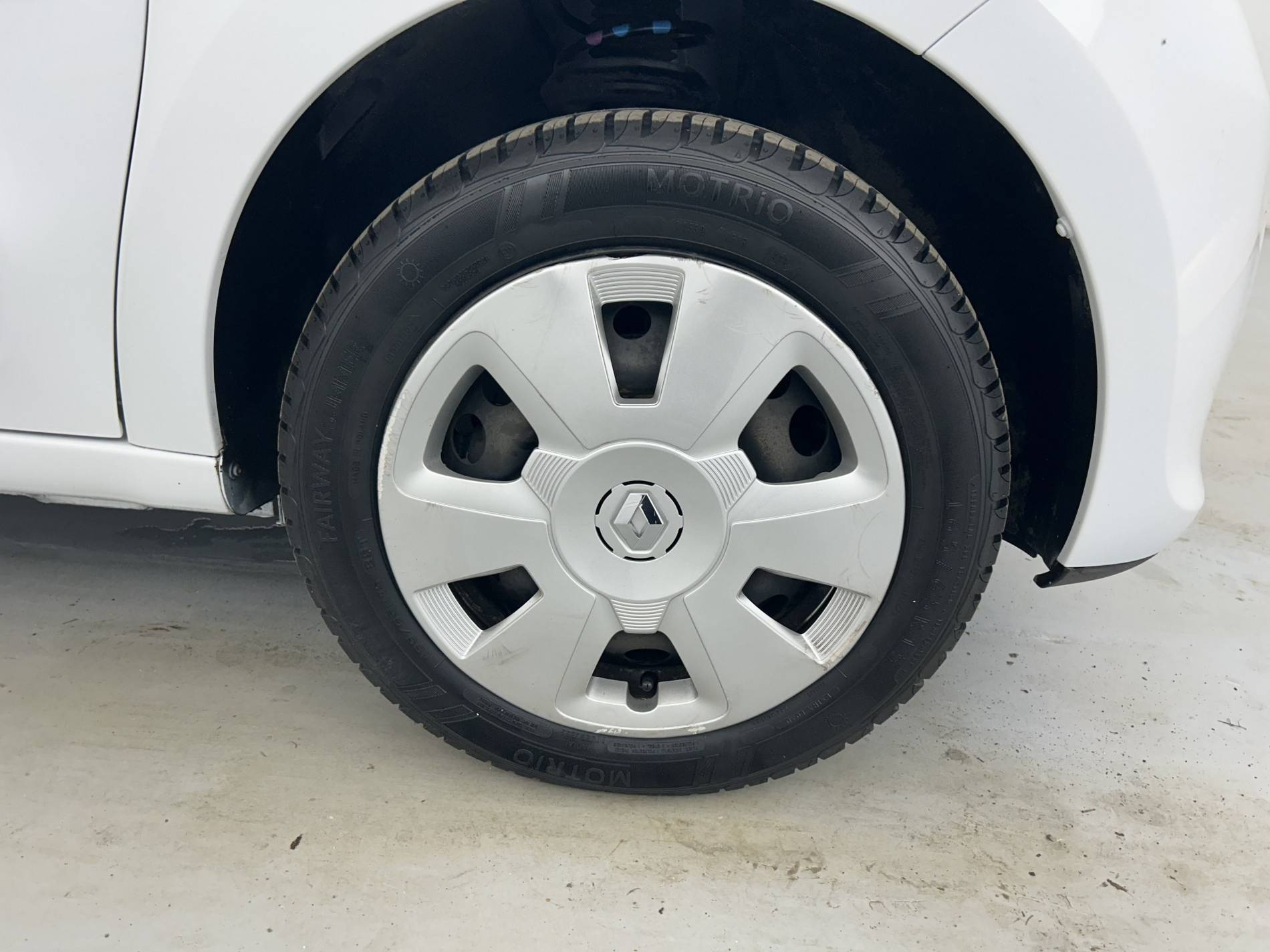 Vente en ligne Renault Twingo 3  1.0 SCe 70 E6C au prix de 9 990 €