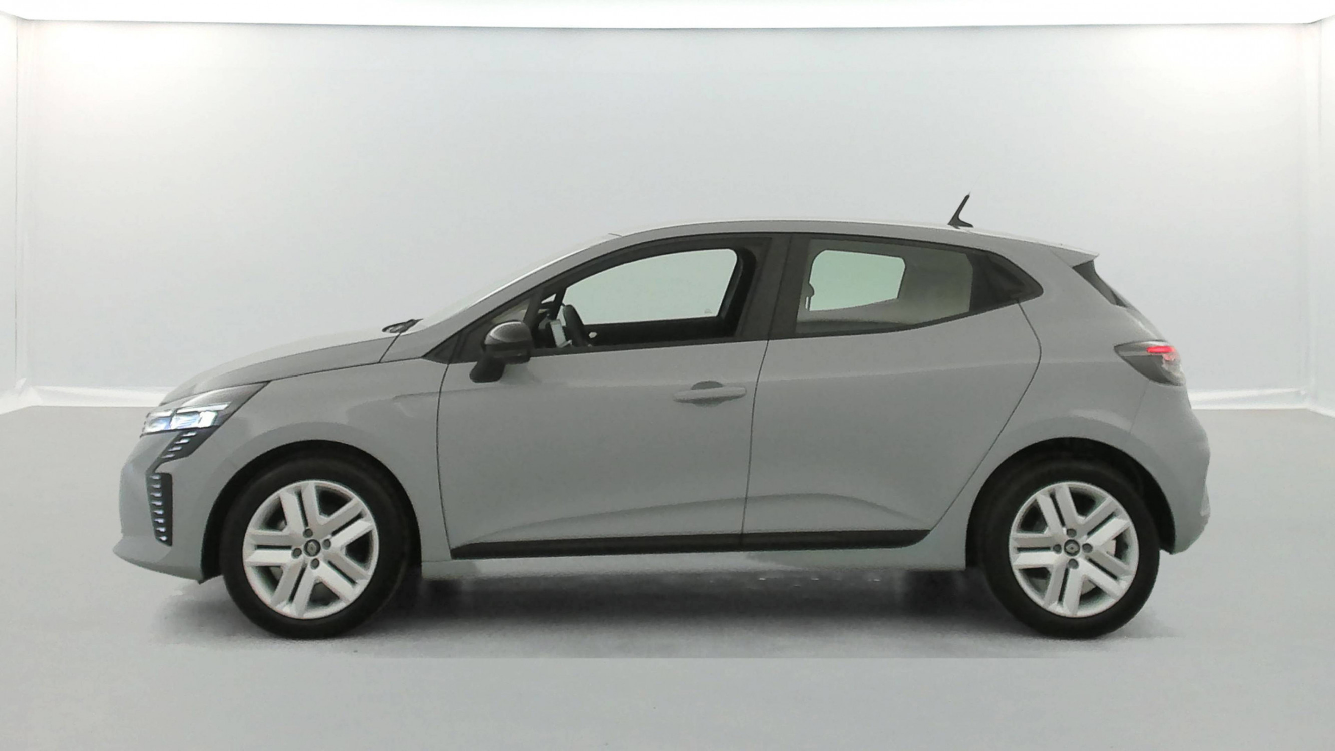 Vente en ligne Renault Clio 5 Clio TCe 90 au prix de 15 790 €