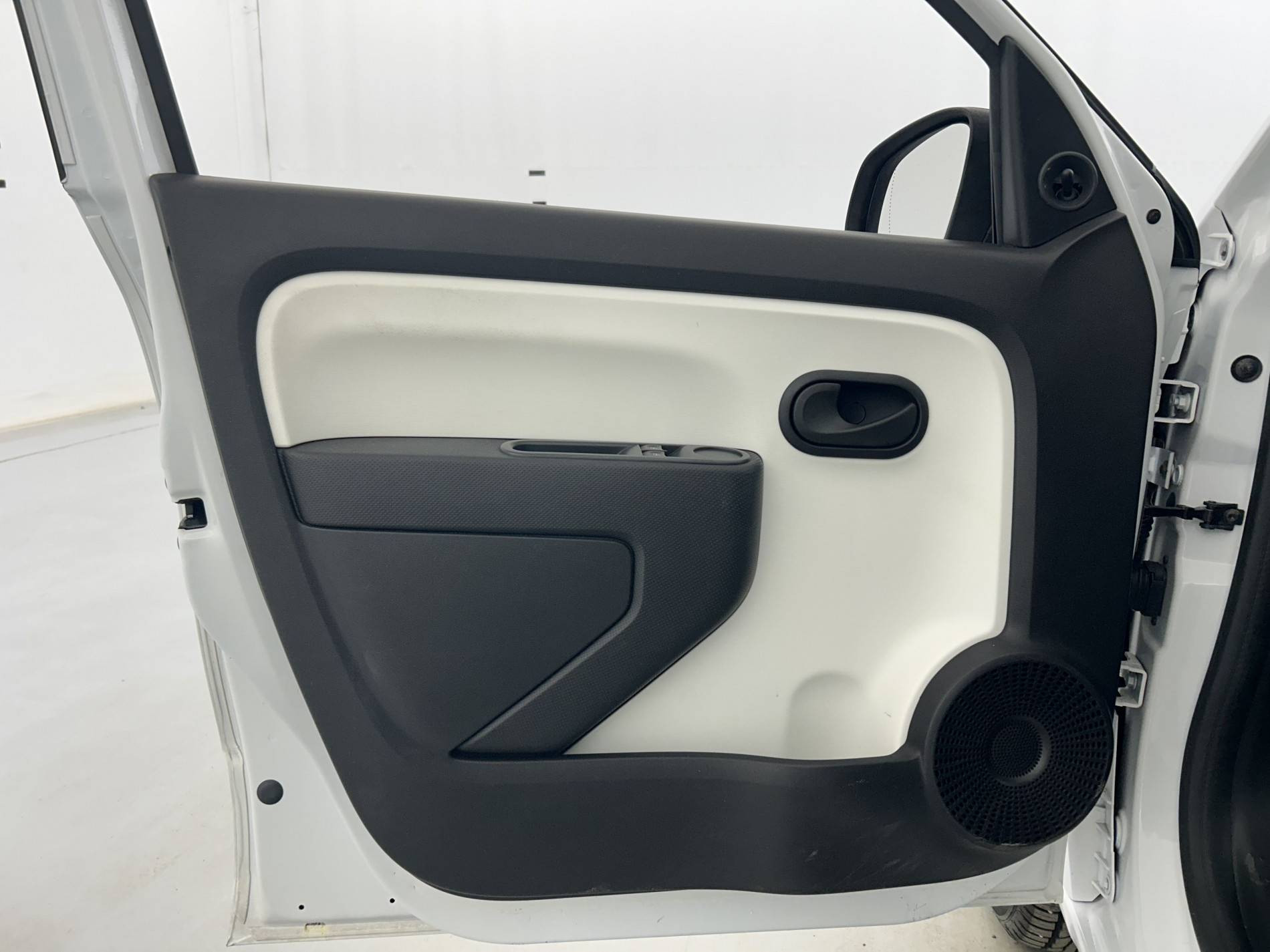 Vente en ligne Renault Twingo 3  1.0 SCe 70 E6C au prix de 9 990 €