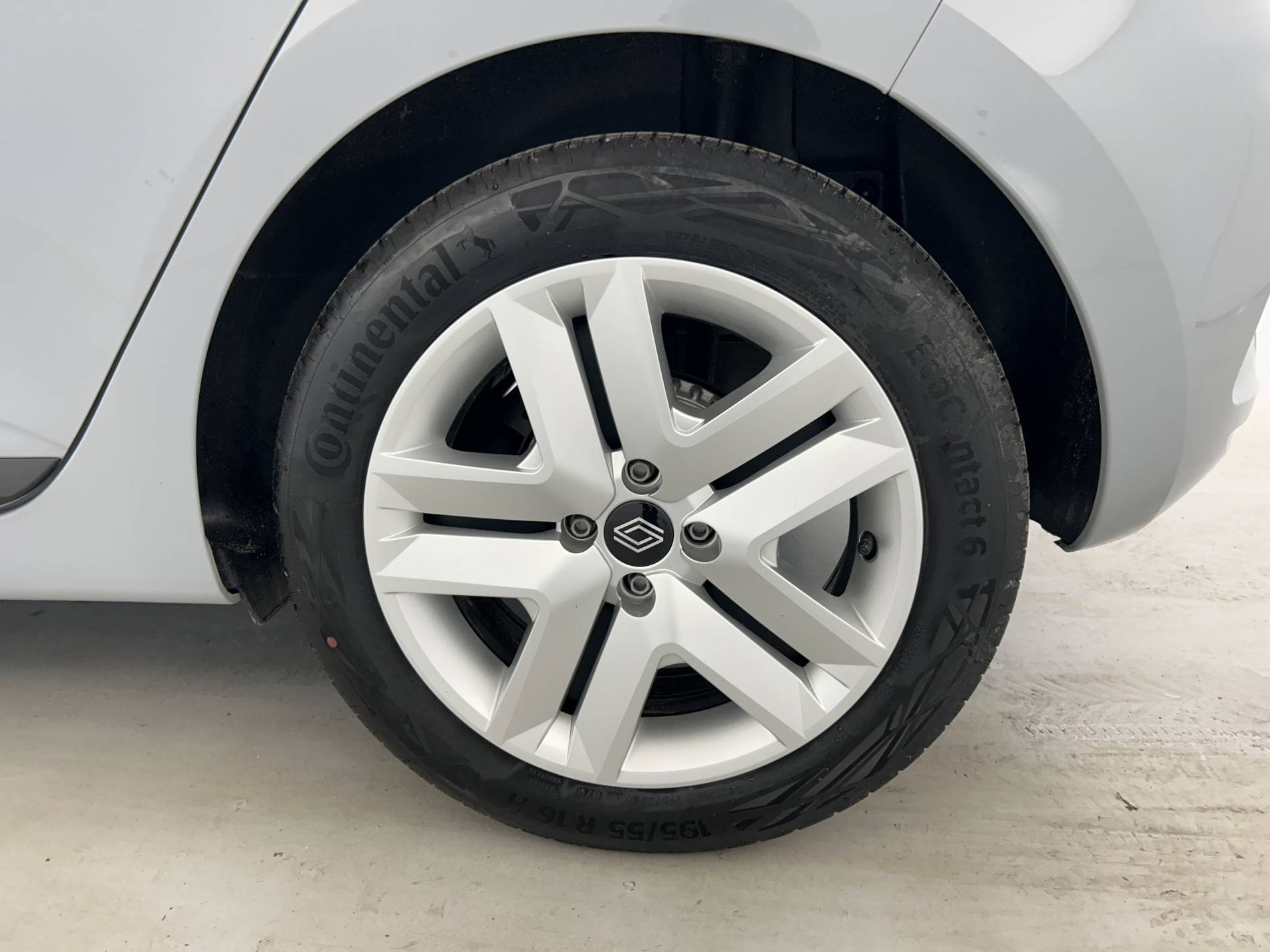 Vente en ligne Renault Clio 5 Clio TCe 90 au prix de 15 790 €