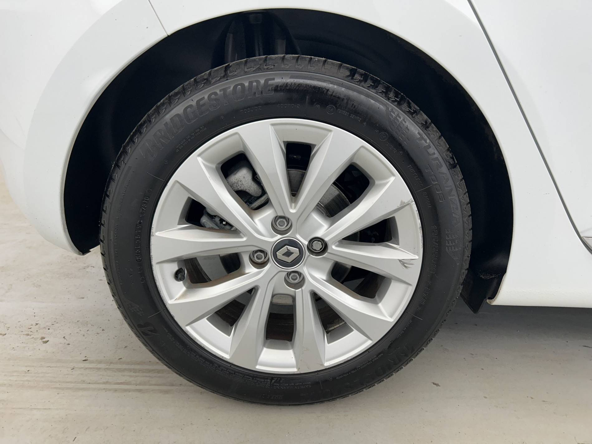 Vente en ligne Renault Clio 5 Clio Blue dCi 115 au prix de 15 890 €