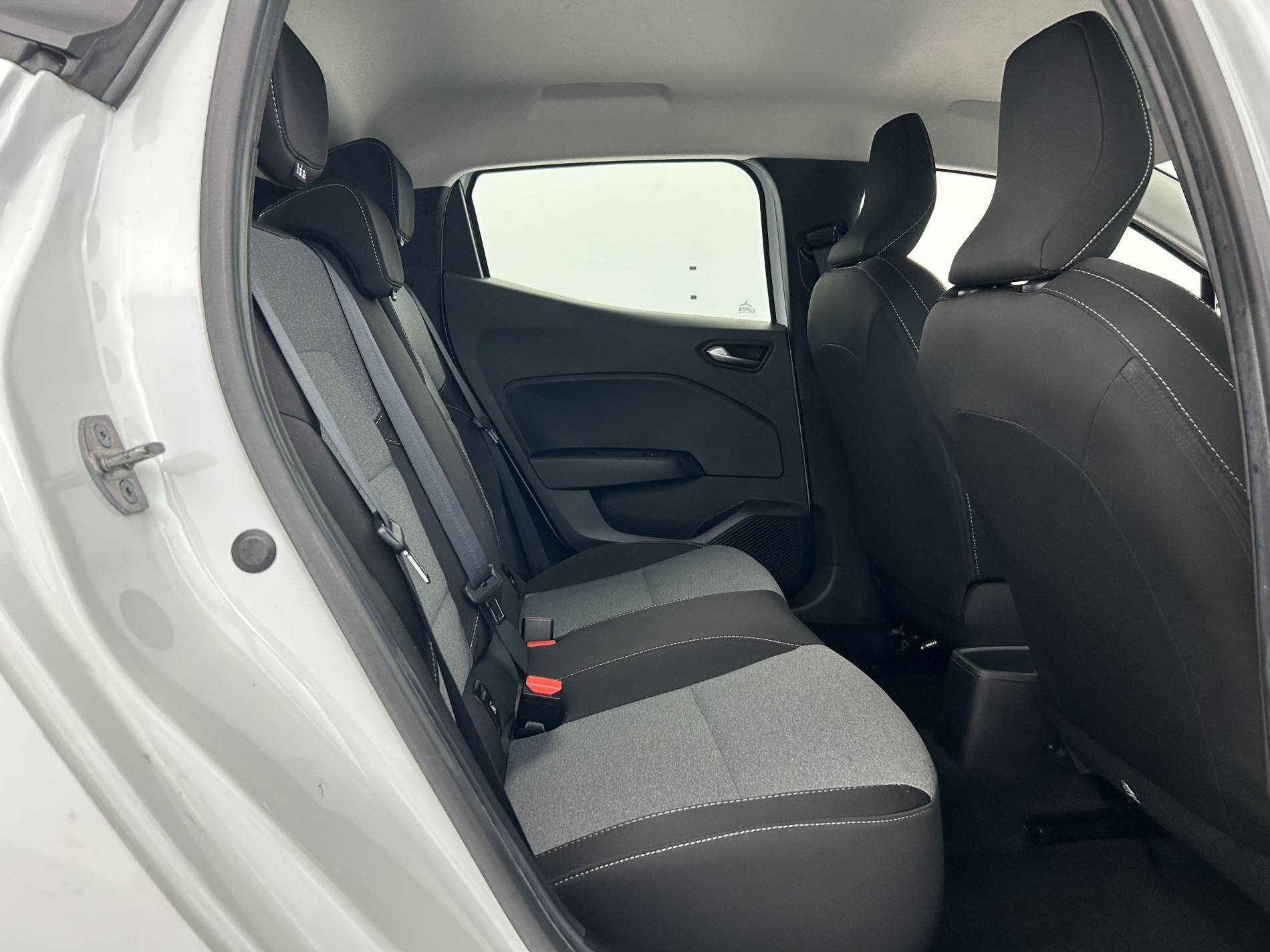 Vente en ligne Renault Clio 5 Clio TCe 90 au prix de 15 490 €