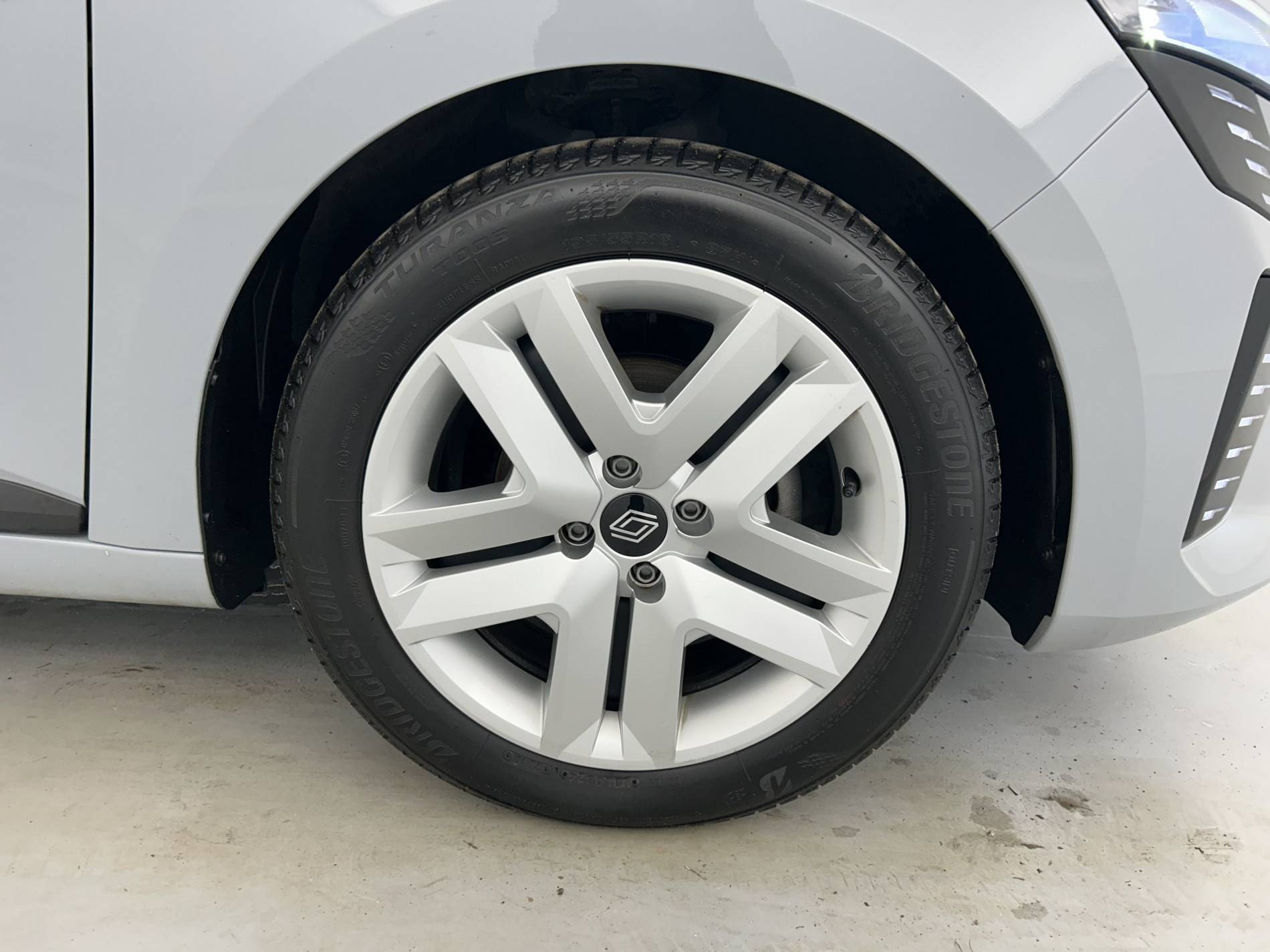 Vente en ligne Renault Clio 5 Clio TCe 90 au prix de 15 490 €