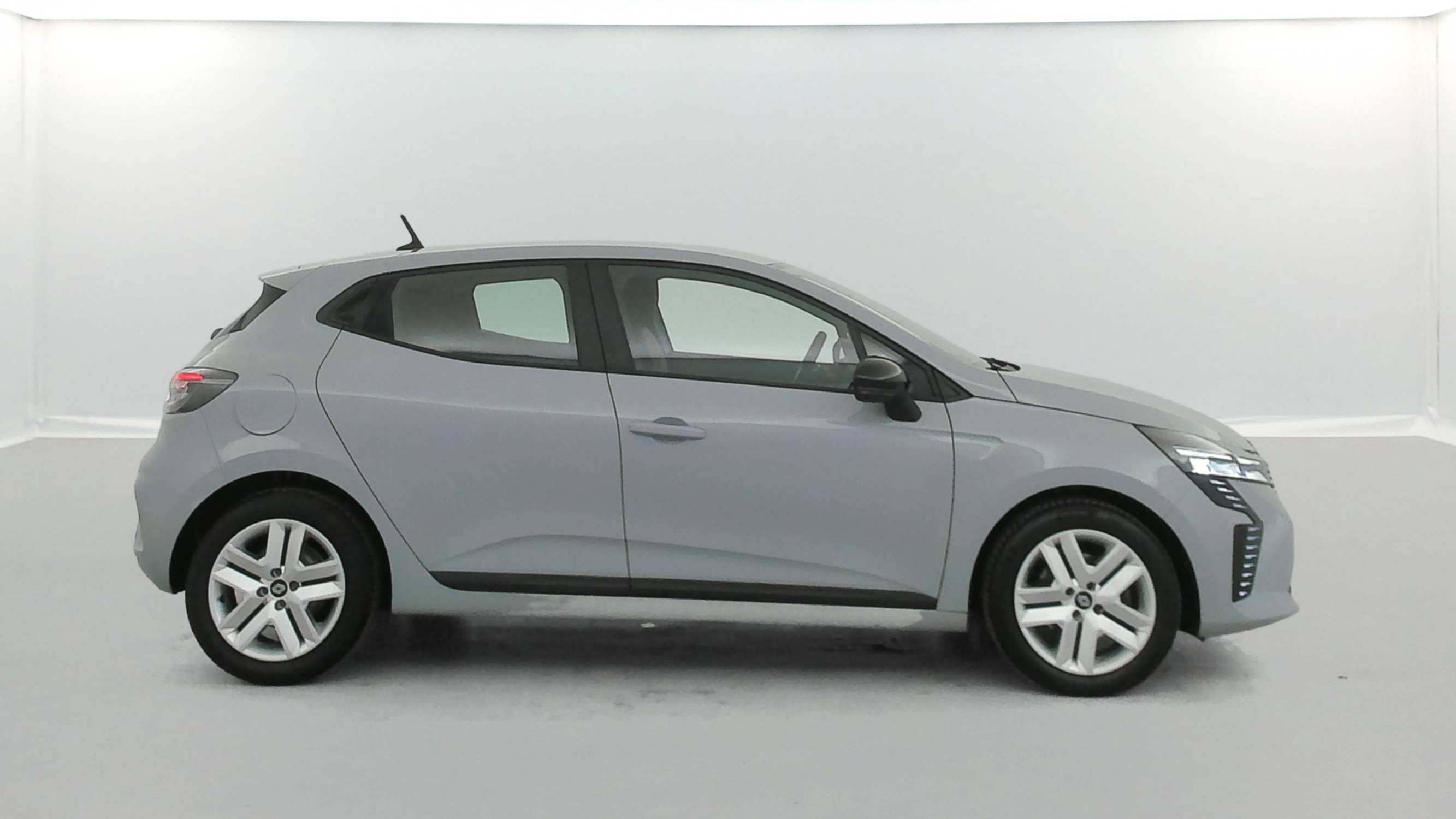 Vente en ligne Renault Clio 5 Clio dCi 100 au prix de 15 890 €