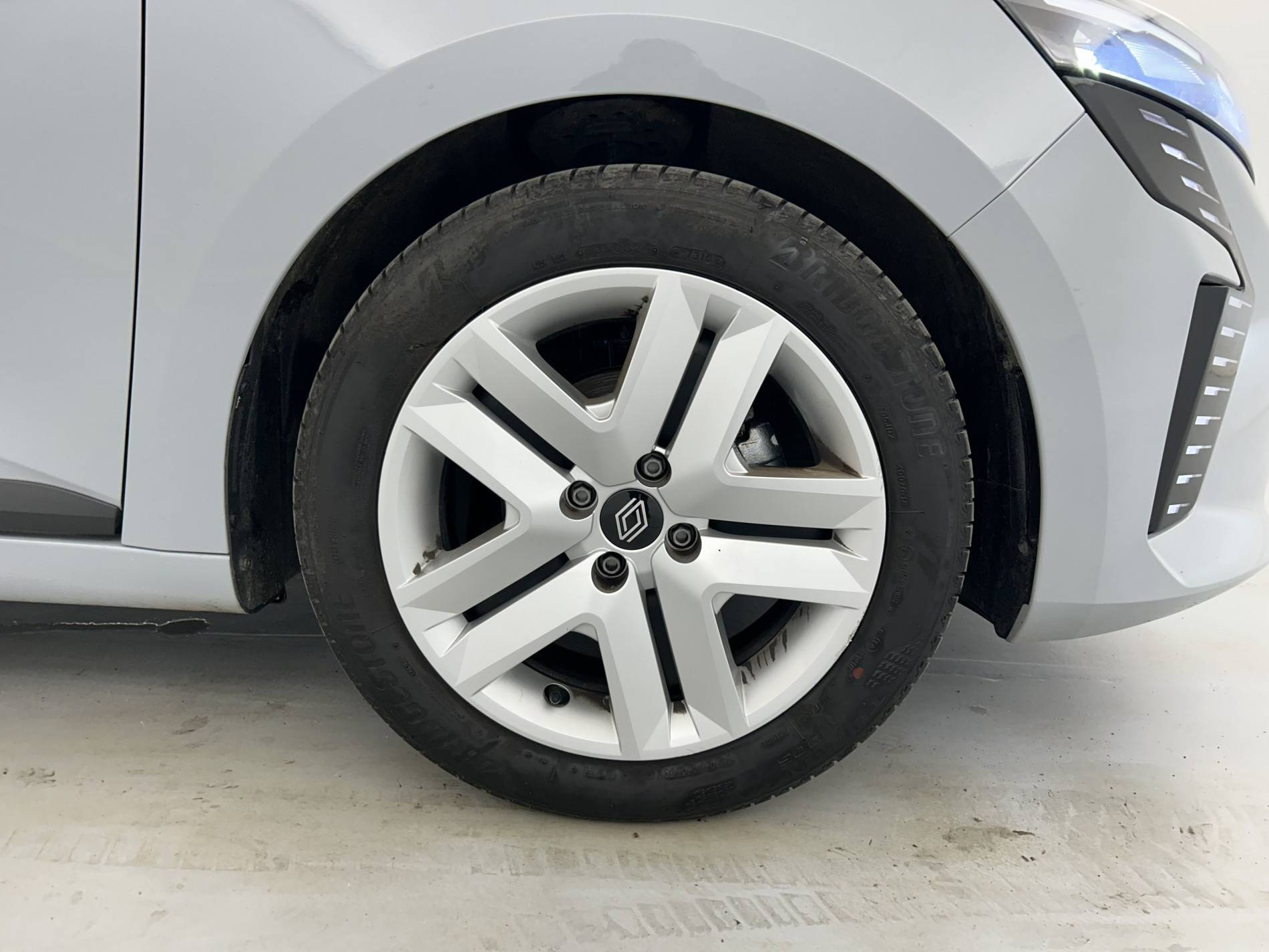 Vente en ligne Renault Clio 5 Clio TCe 90 au prix de 15 790 €