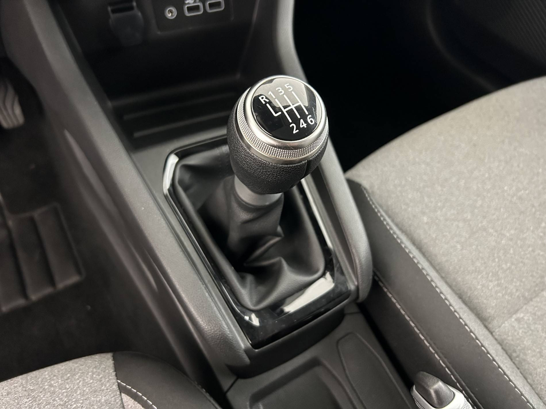 Vente en ligne Renault Clio 5 Clio TCe 90 au prix de 15 790 €