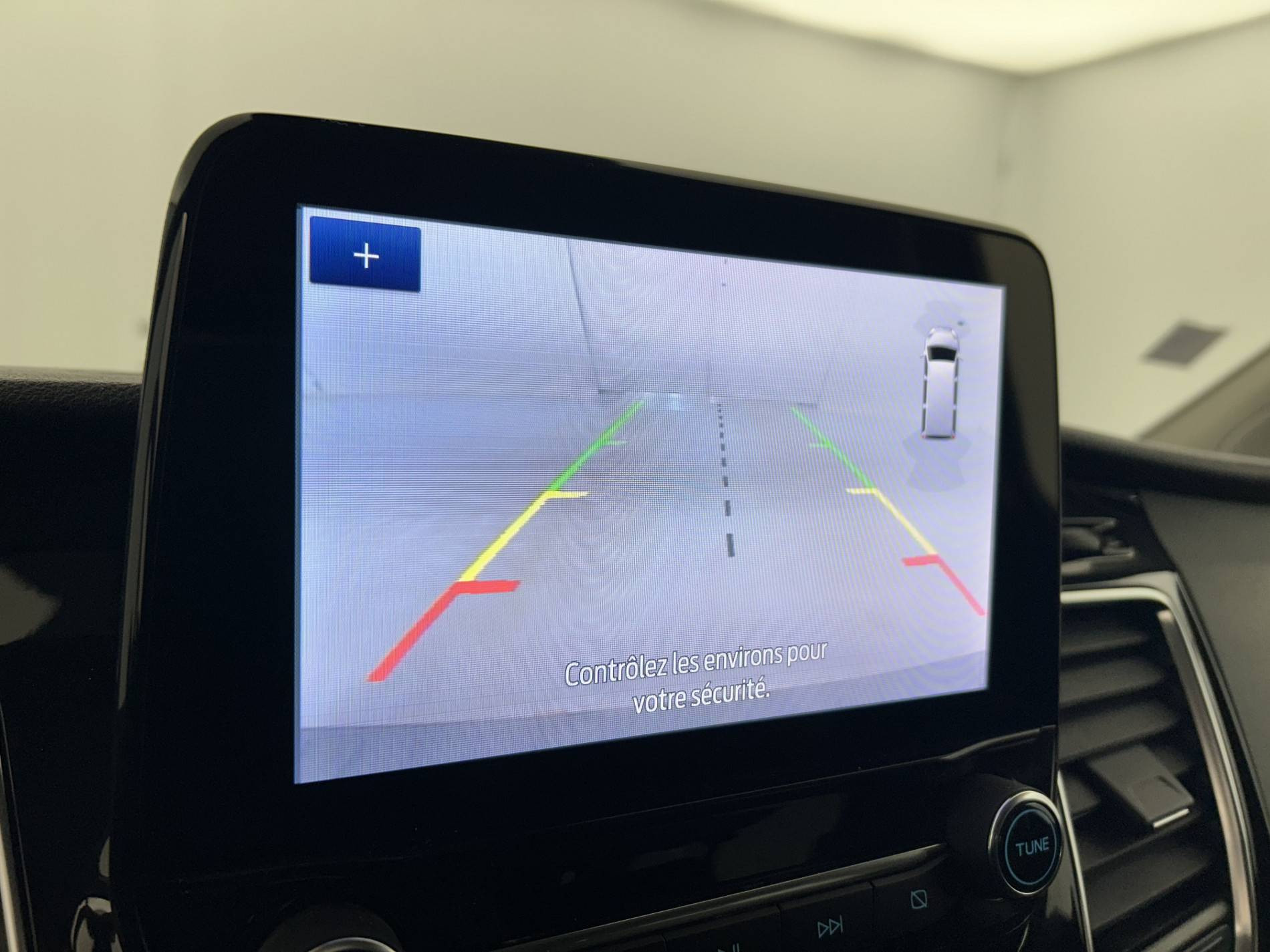 Vente en ligne Ford Transit Custom TRANSIT CUSTOM CA 320 L1H1 2.0 ECOBLUE 185 BVA au prix de 32 390 €