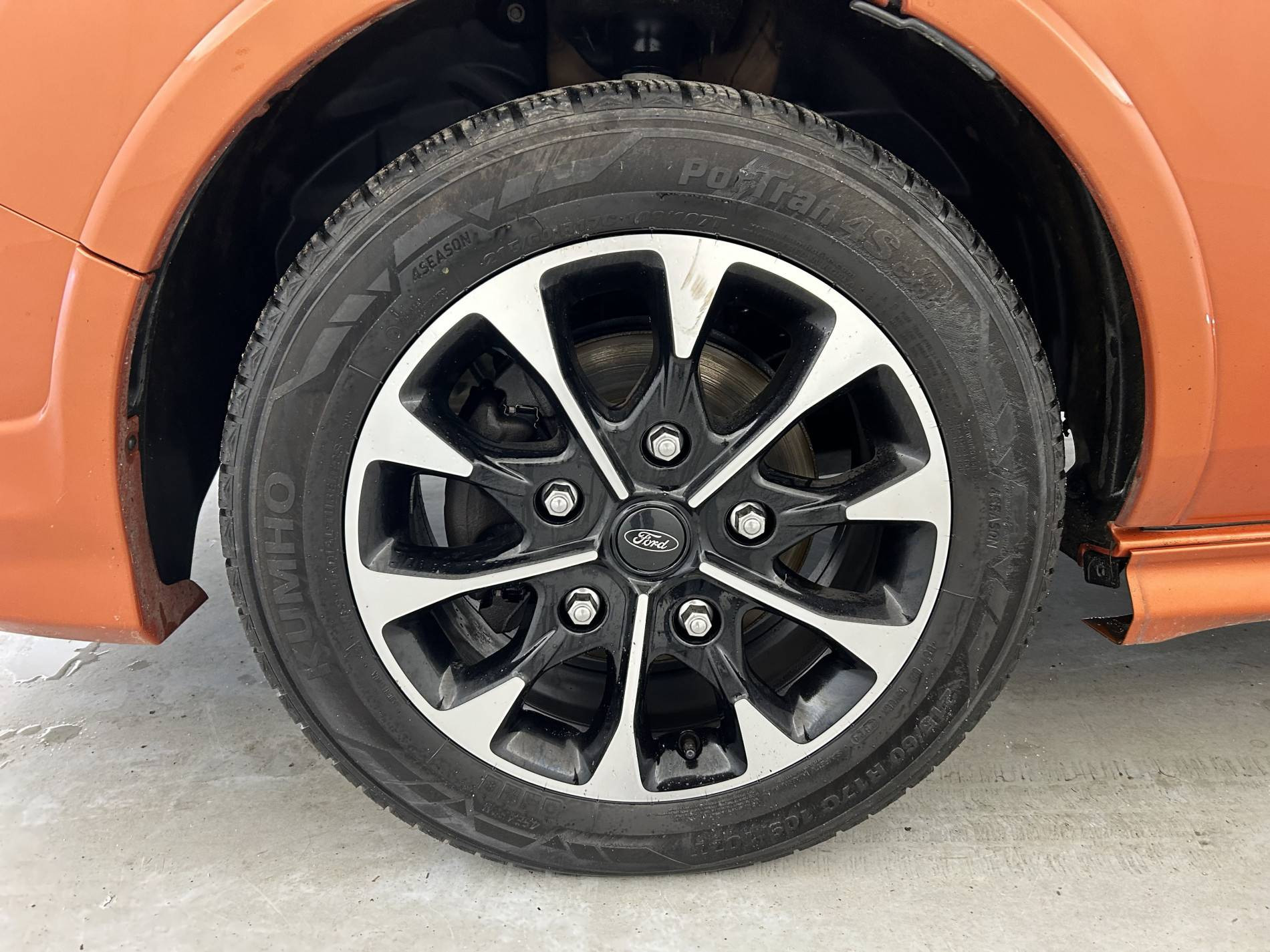 Vente en ligne Ford Transit Custom TRANSIT CUSTOM CA 320 L1H1 2.0 ECOBLUE 185 BVA au prix de 32 390 €