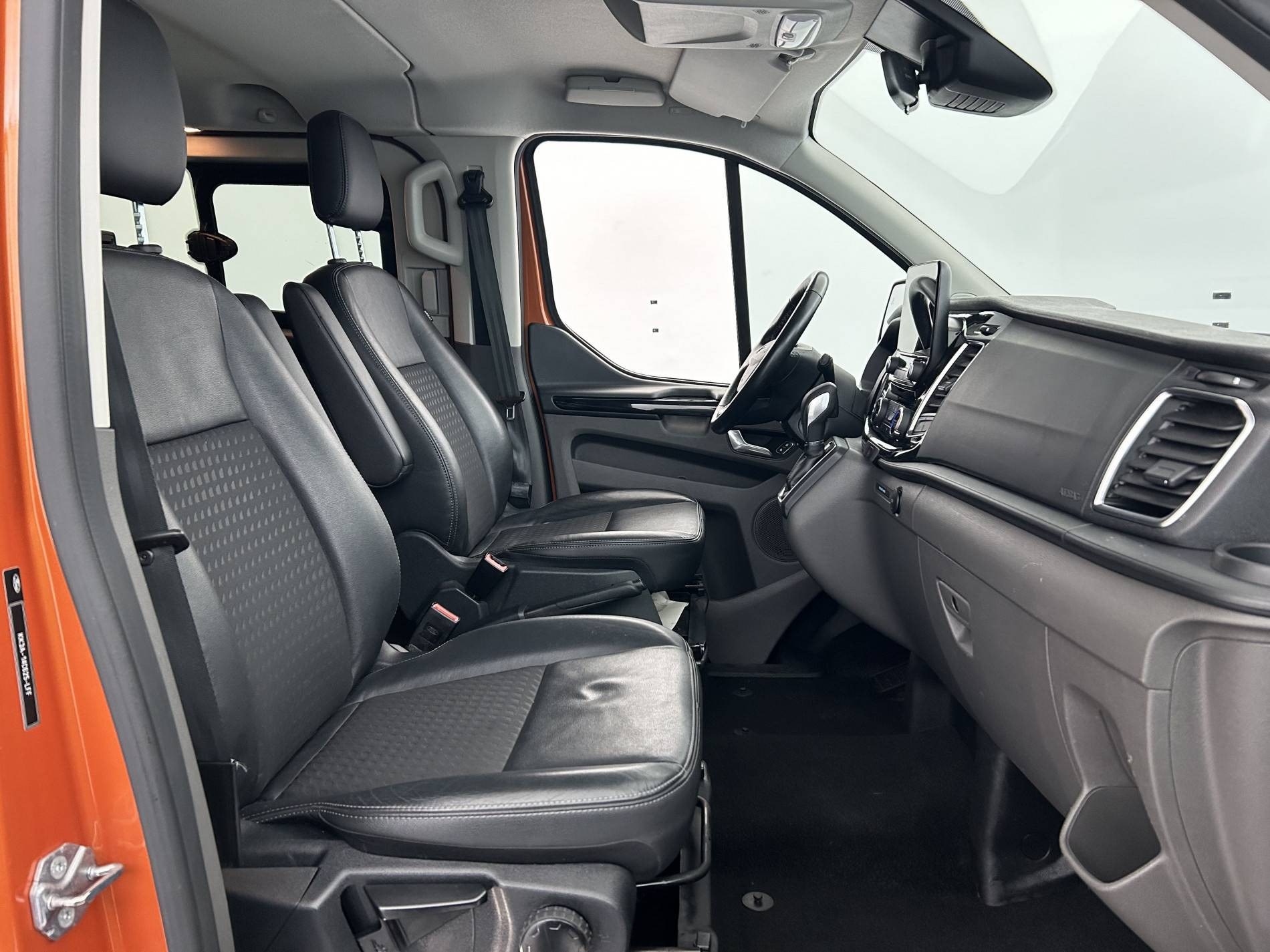 Vente en ligne Ford Transit Custom TRANSIT CUSTOM CA 320 L1H1 2.0 ECOBLUE 185 BVA au prix de 32 390 €