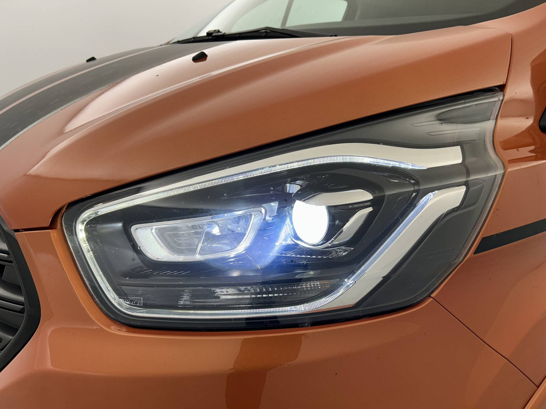 Vente en ligne Ford Transit Custom TRANSIT CUSTOM CA 320 L1H1 2.0 ECOBLUE 185 BVA au prix de 32 390 €