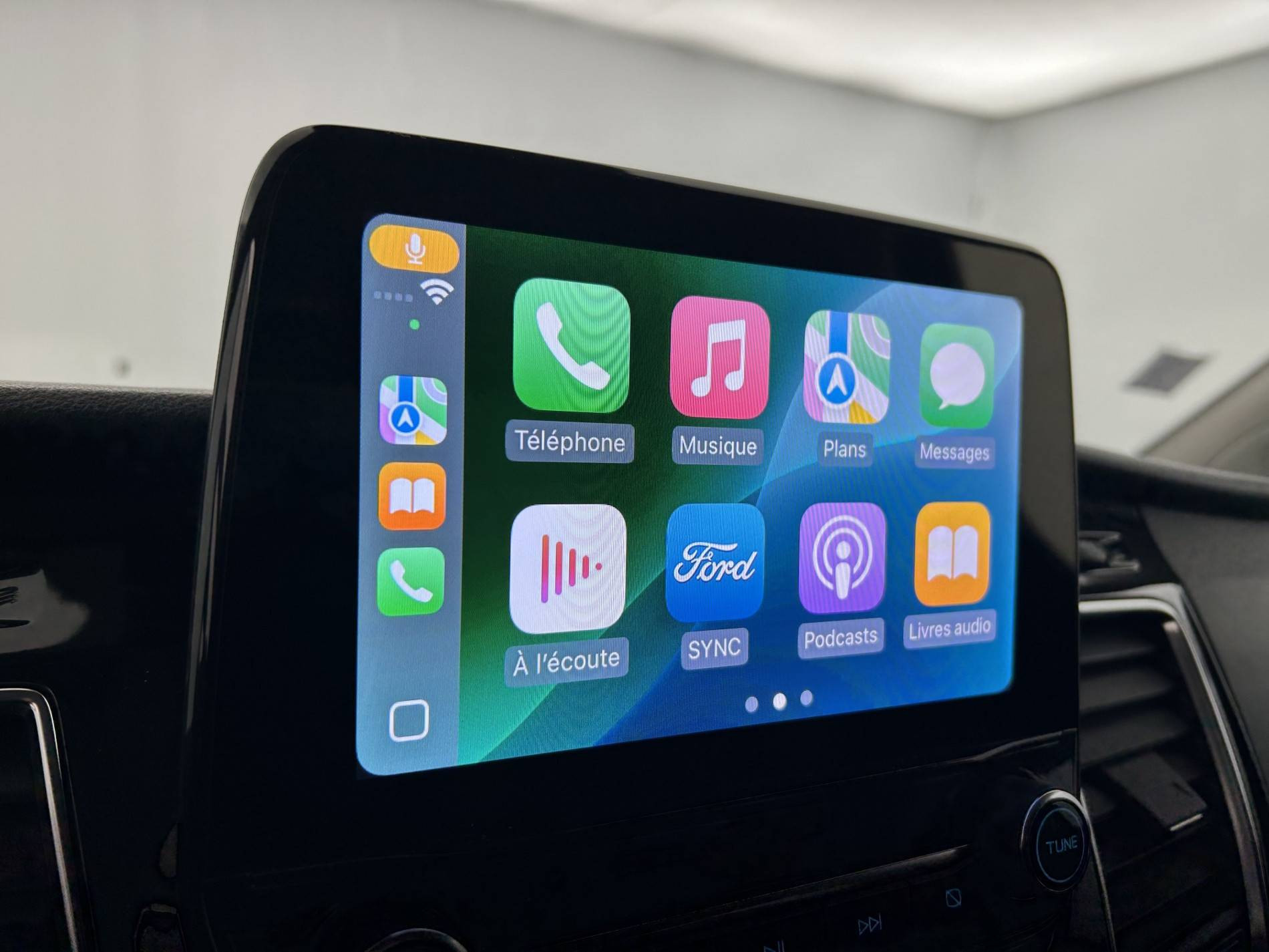 Vente en ligne Ford Transit Custom TRANSIT CUSTOM CA 320 L1H1 2.0 ECOBLUE 185 BVA au prix de 32 390 €