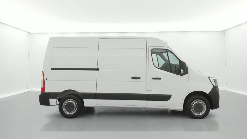 Vente en ligne Renault Master 3 Fourgon MASTER FGN TRAC F3500 L2H2 DCI 135 au prix de 24 790 €