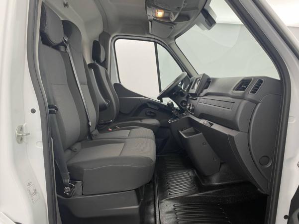 Vente en ligne Renault Master 3 Fourgon MASTER FGN TRAC F3500 L2H2 DCI 135 au prix de 24 790 €