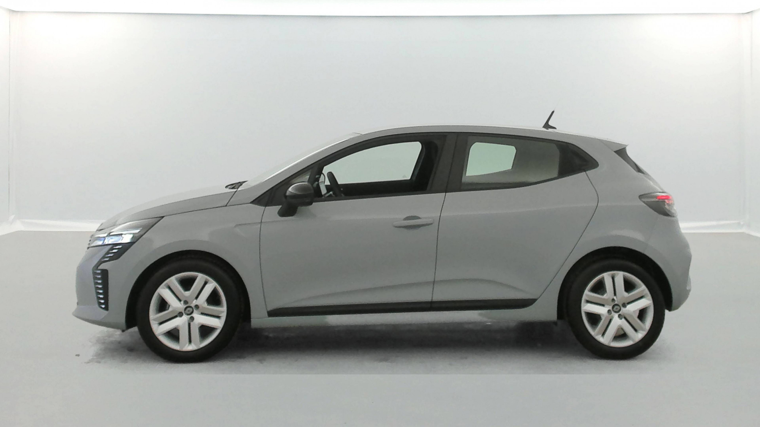 Vente en ligne Renault Clio 5 Clio TCe 90 au prix de 15 790 €