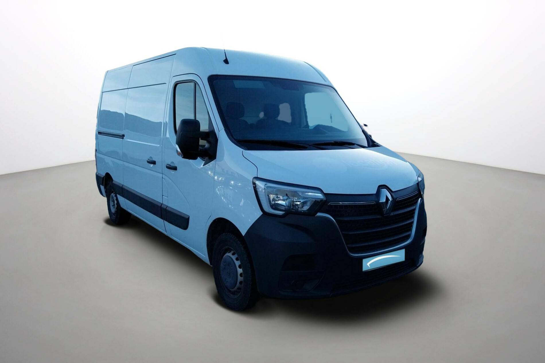 Vente en ligne Renault Master Fourgon MASTER FGN TRAC F3500 L2H2 BLUE DCI 135 au prix de 26 990 €