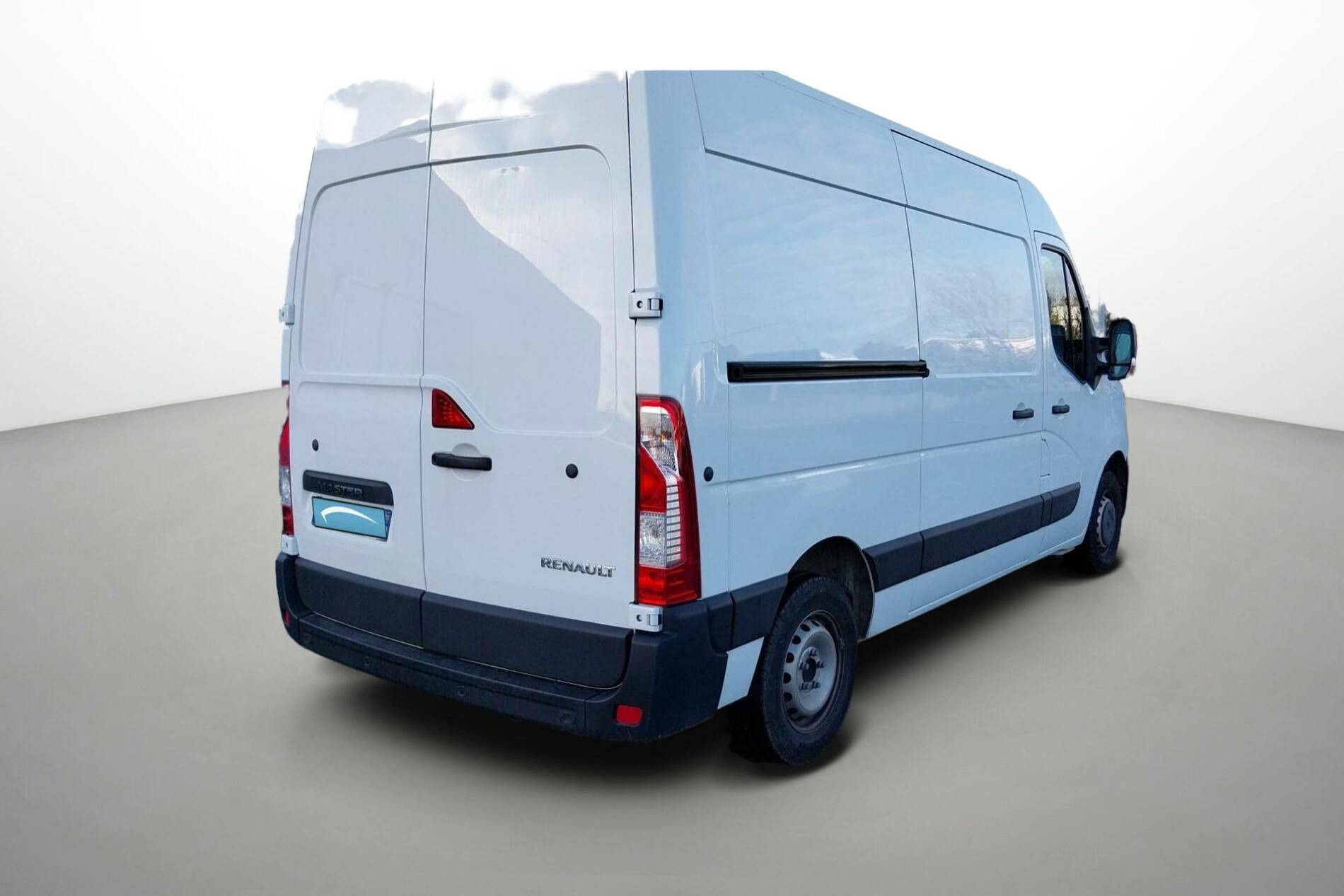 Vente en ligne Renault Master Fourgon MASTER FGN TRAC F3500 L2H2 BLUE DCI 135 au prix de 26 990 €