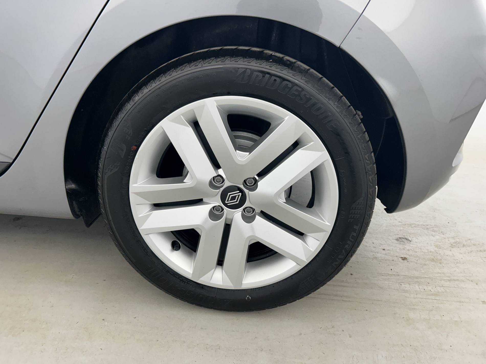 Vente en ligne Renault Clio 5 Clio E-Tech full hybrid 145 ch GSR2 au prix de 19 790 €