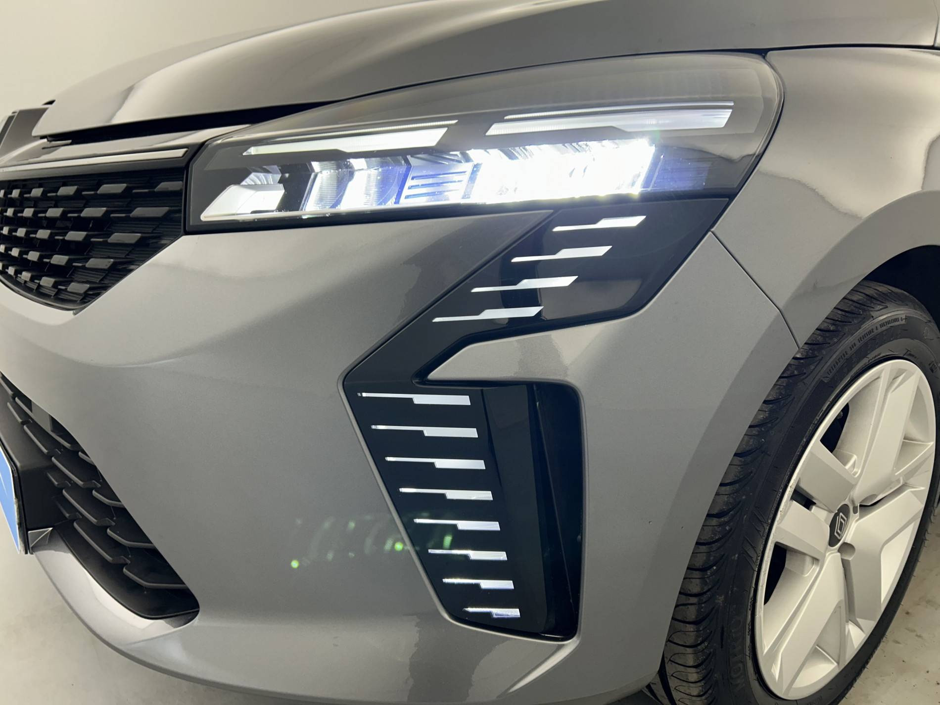 Vente en ligne Renault Clio 5 Clio E-Tech full hybrid 145 ch GSR2 au prix de 19 790 €