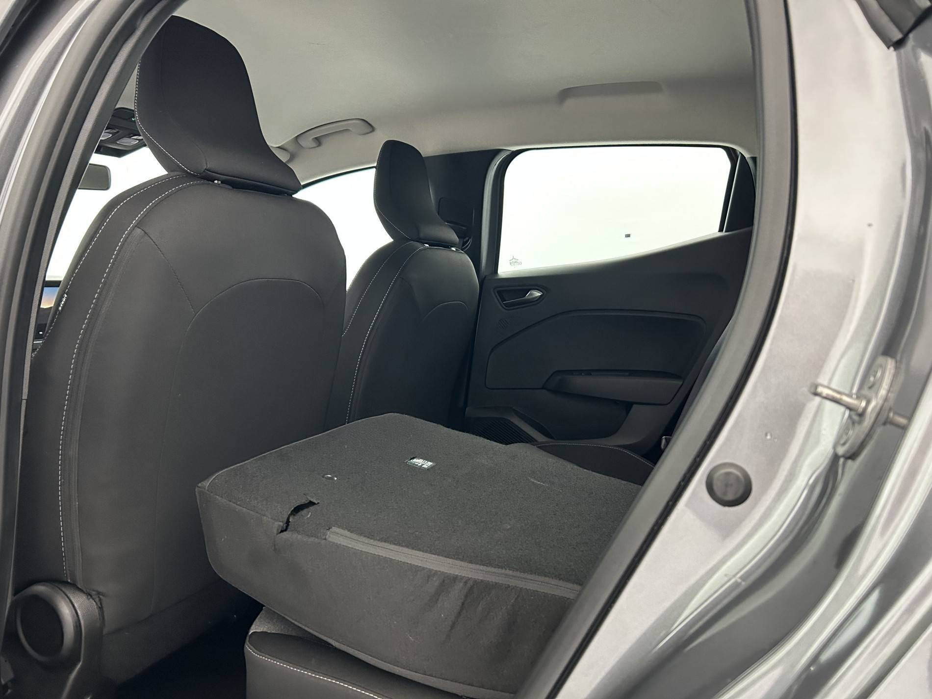 Vente en ligne Renault Clio 5 Clio E-Tech full hybrid 145 ch GSR2 au prix de 19 790 €