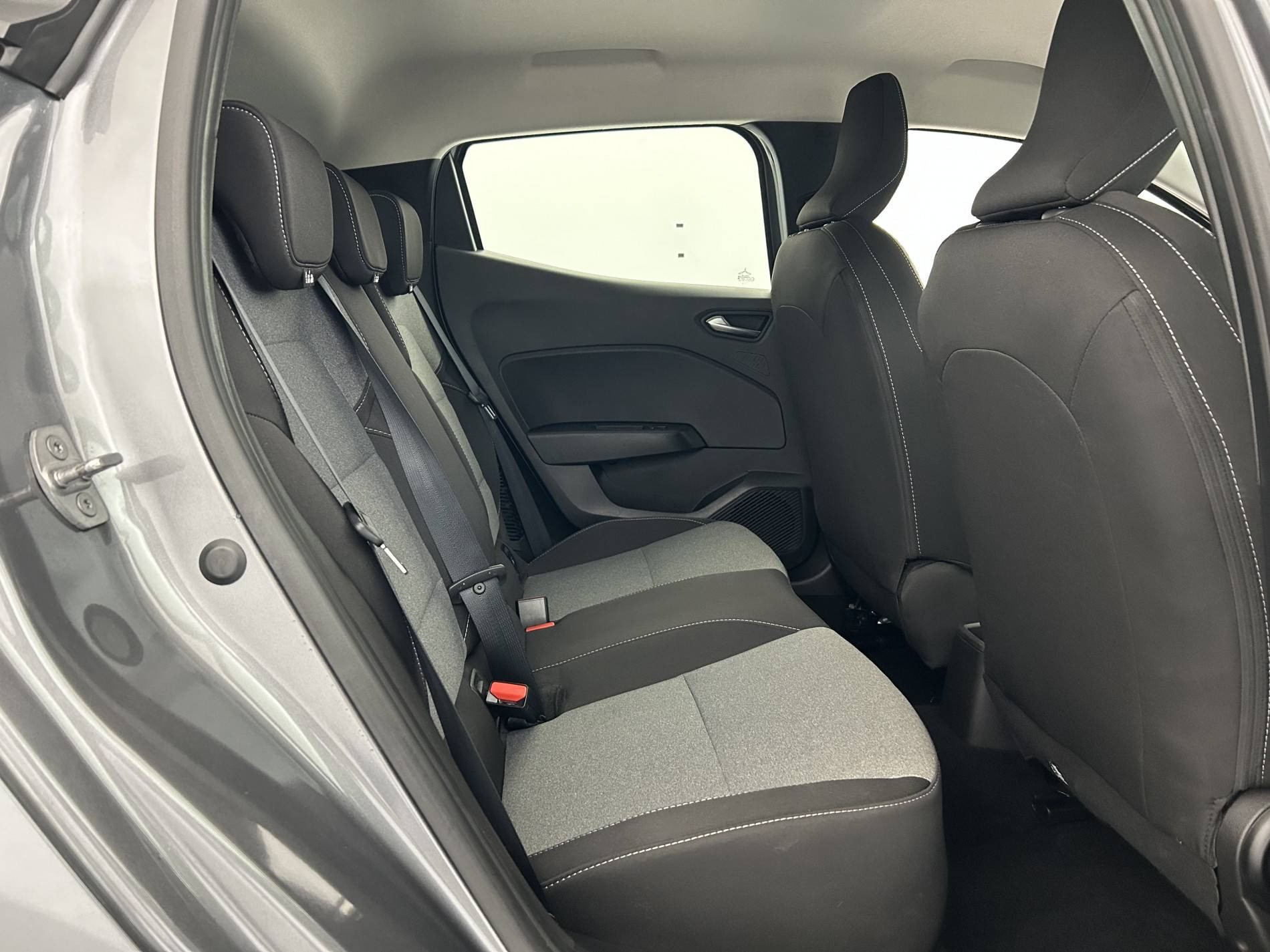 Vente en ligne Renault Clio 5 Clio E-Tech full hybrid 145 ch GSR2 au prix de 19 790 €