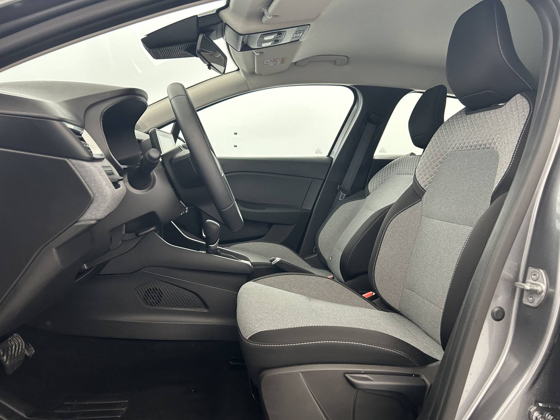 Vente en ligne Renault Clio 5 Clio E-Tech full hybrid 145 ch GSR2 au prix de 19 790 €