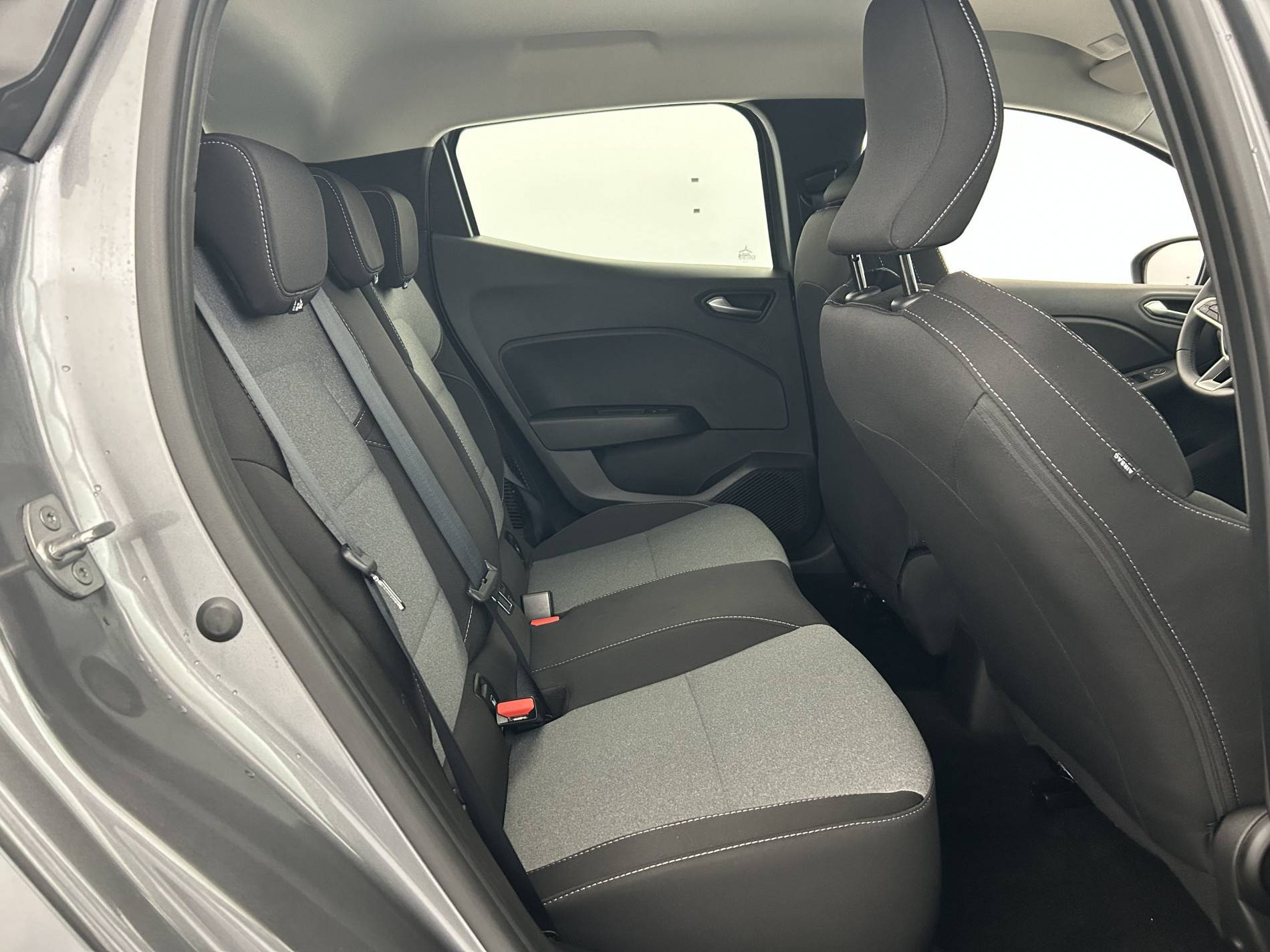 Vente en ligne Renault Clio 5 Clio E-Tech full hybrid 145 ch GSR2 au prix de 19 790 €