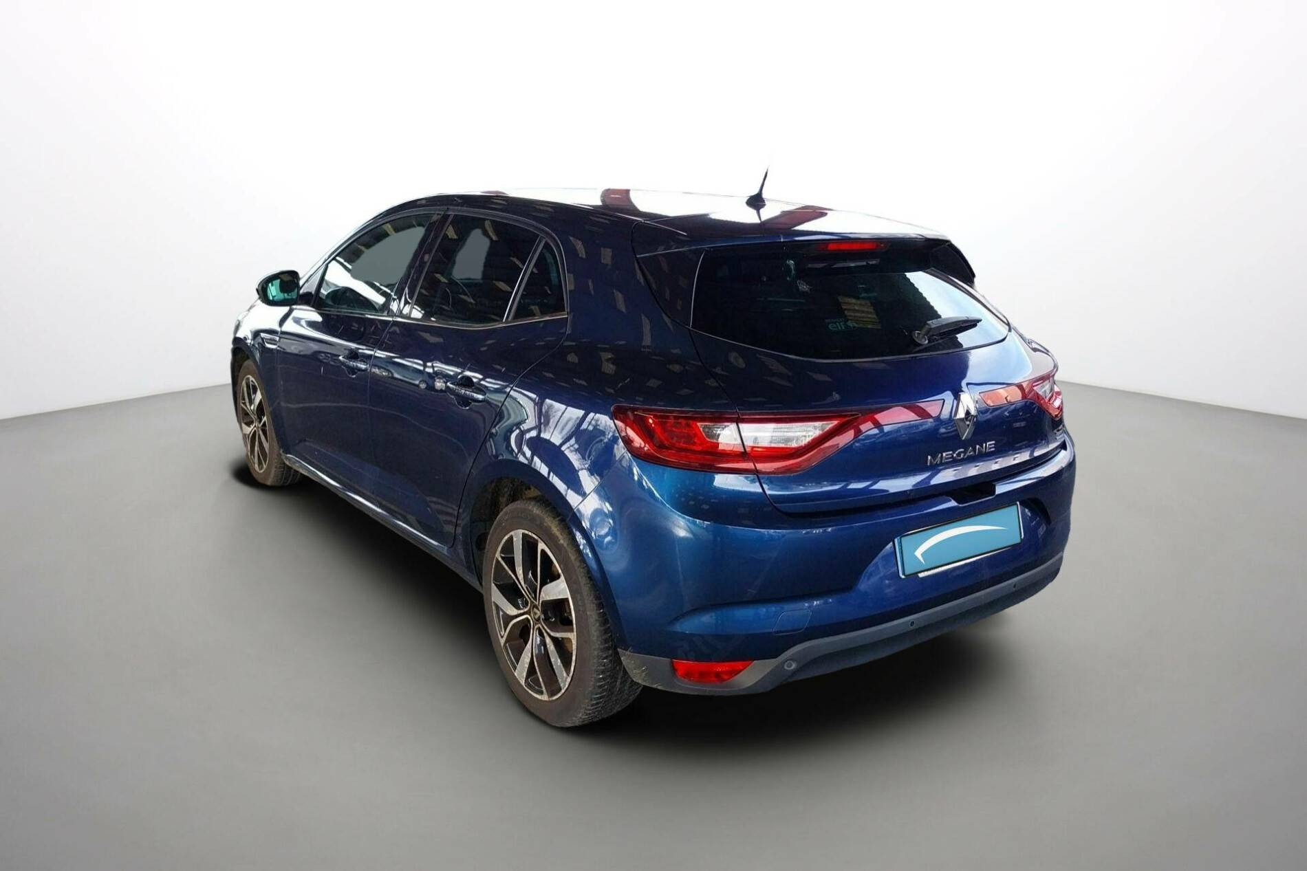 Vente en ligne Renault Megane 4 Mégane IV Berline TCe 140 EDC FAP au prix de 16 990 €