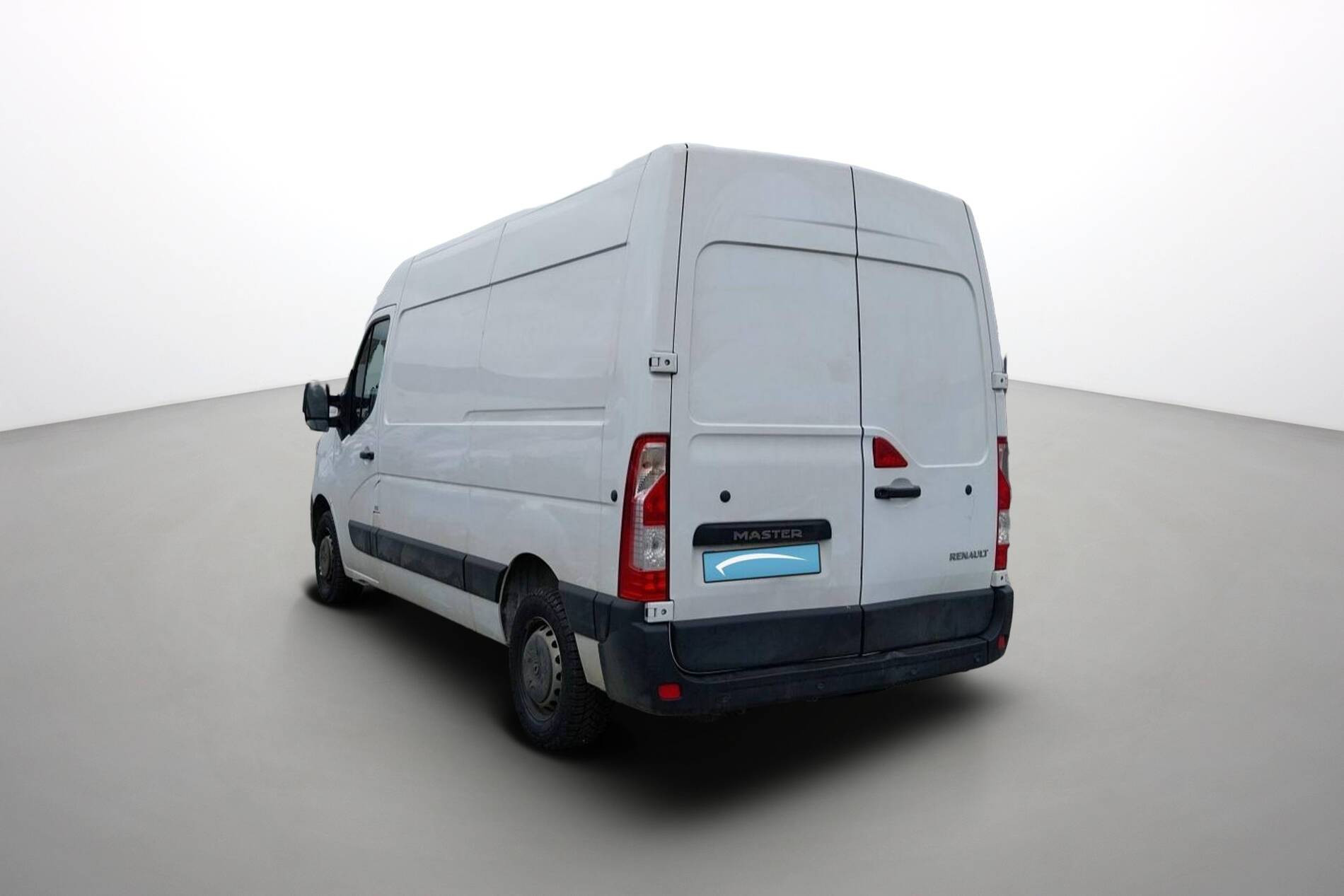Vente en ligne Renault Master Fourgon MASTER FGN TRAC F3500 L2H2 BLUE DCI 135 au prix de 24 590 €