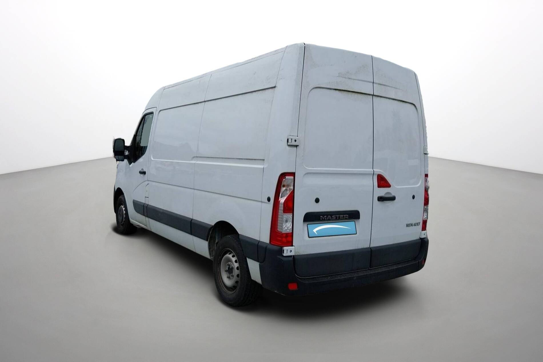Vente en ligne Renault Master Fourgon MASTER FGN TRAC F3500 L2H2 BLUE DCI 135 au prix de 27 490 €