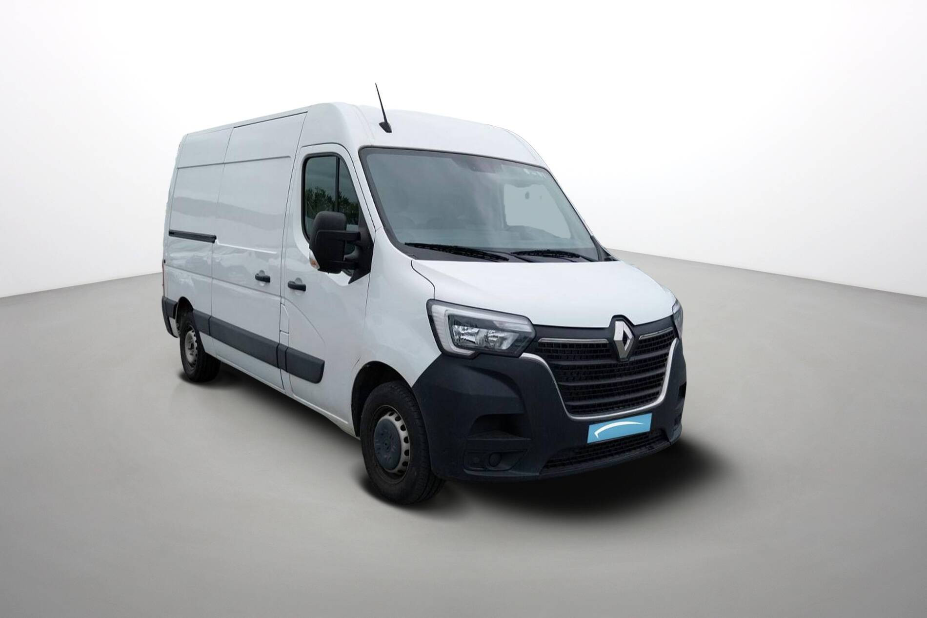 Vente en ligne Renault Master Fourgon MASTER FGN TRAC F3500 L2H2 BLUE DCI 135 au prix de 27 490 €
