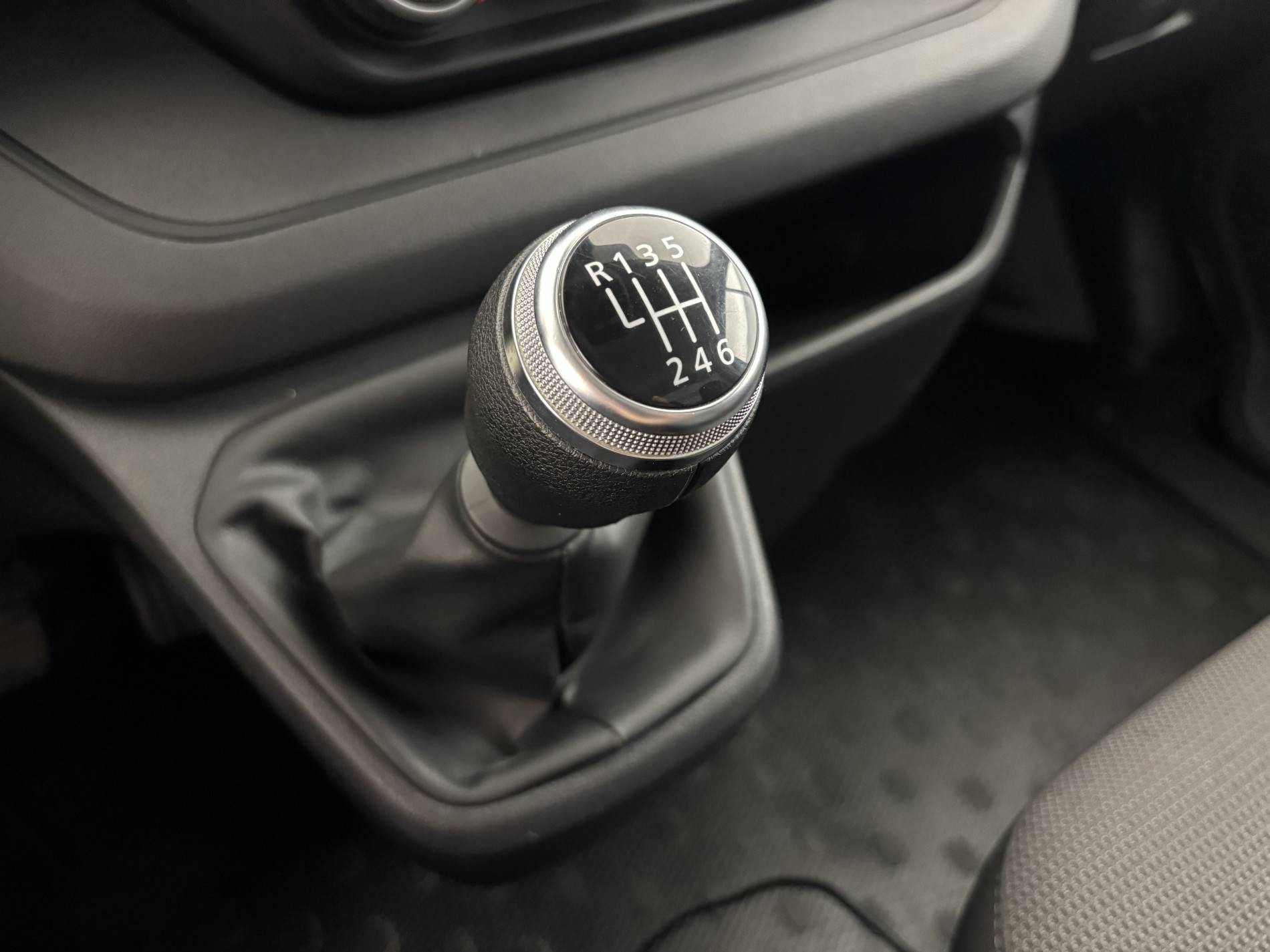 Vente en ligne Renault Trafic 3 Fourgon TRAFIC FGN L1H1 3000 KG BLUE DCI 130 au prix de 22 990 €