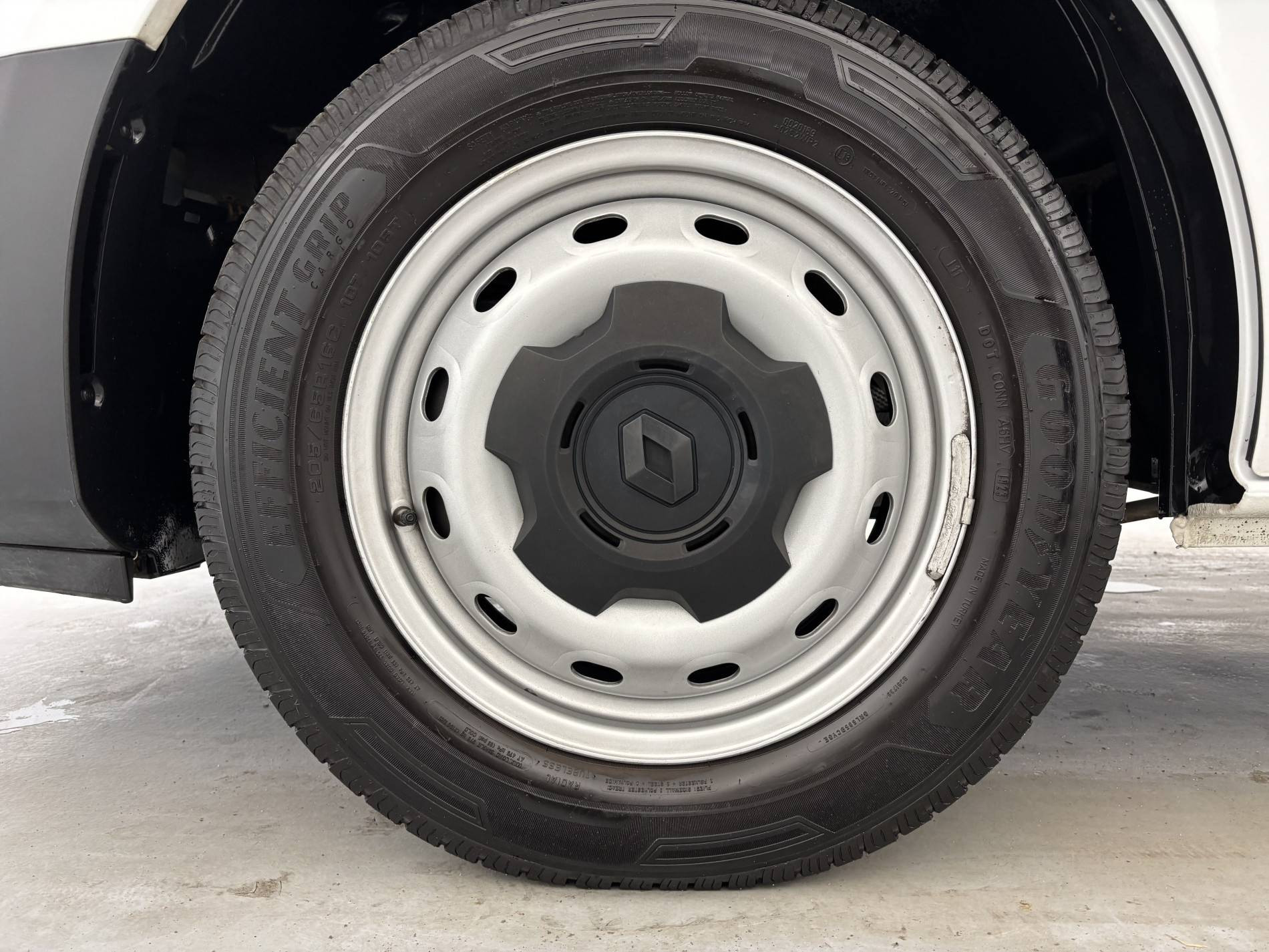 Vente en ligne Renault Trafic 3 Fourgon TRAFIC FGN L1H1 3000 KG BLUE DCI 130 au prix de 22 990 €