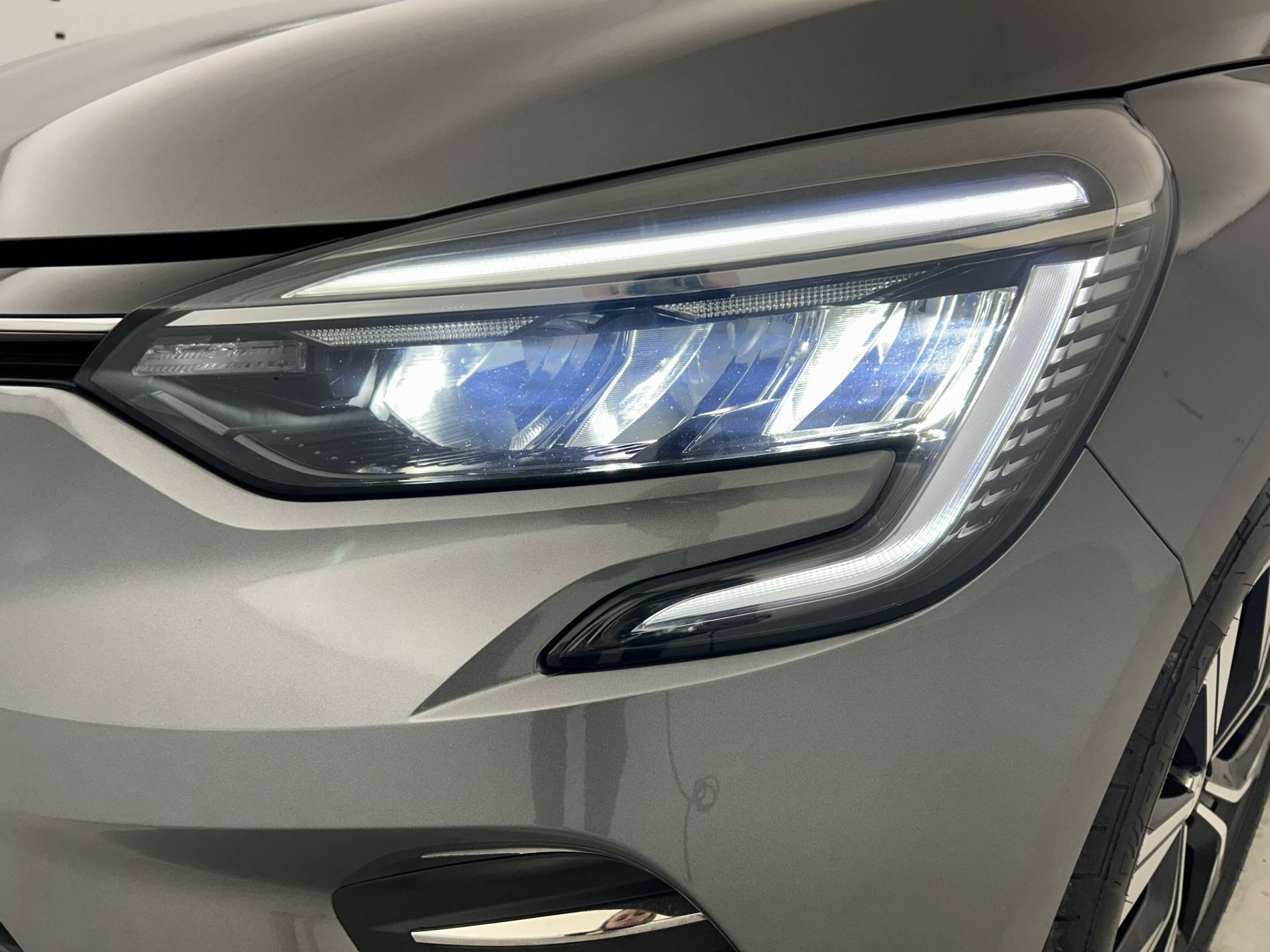 Vente en ligne Renault Clio 5 Clio TCe 90 au prix de 14 390 €