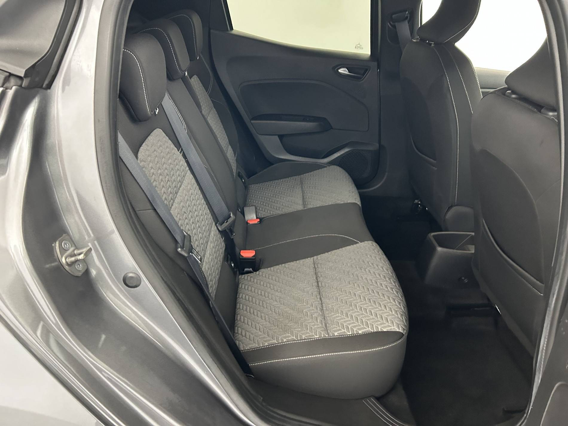 Vente en ligne Renault Clio 5 Clio TCe 90 au prix de 14 390 €