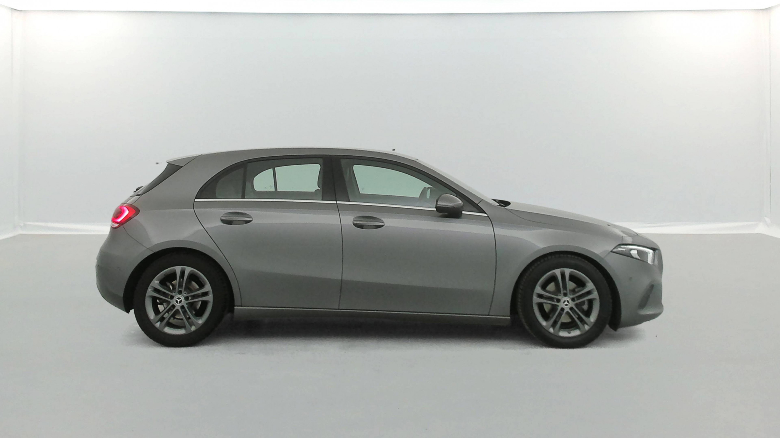 Vente en ligne Mercedes Classe A  180 d 7G-DCT au prix de 21 590 €