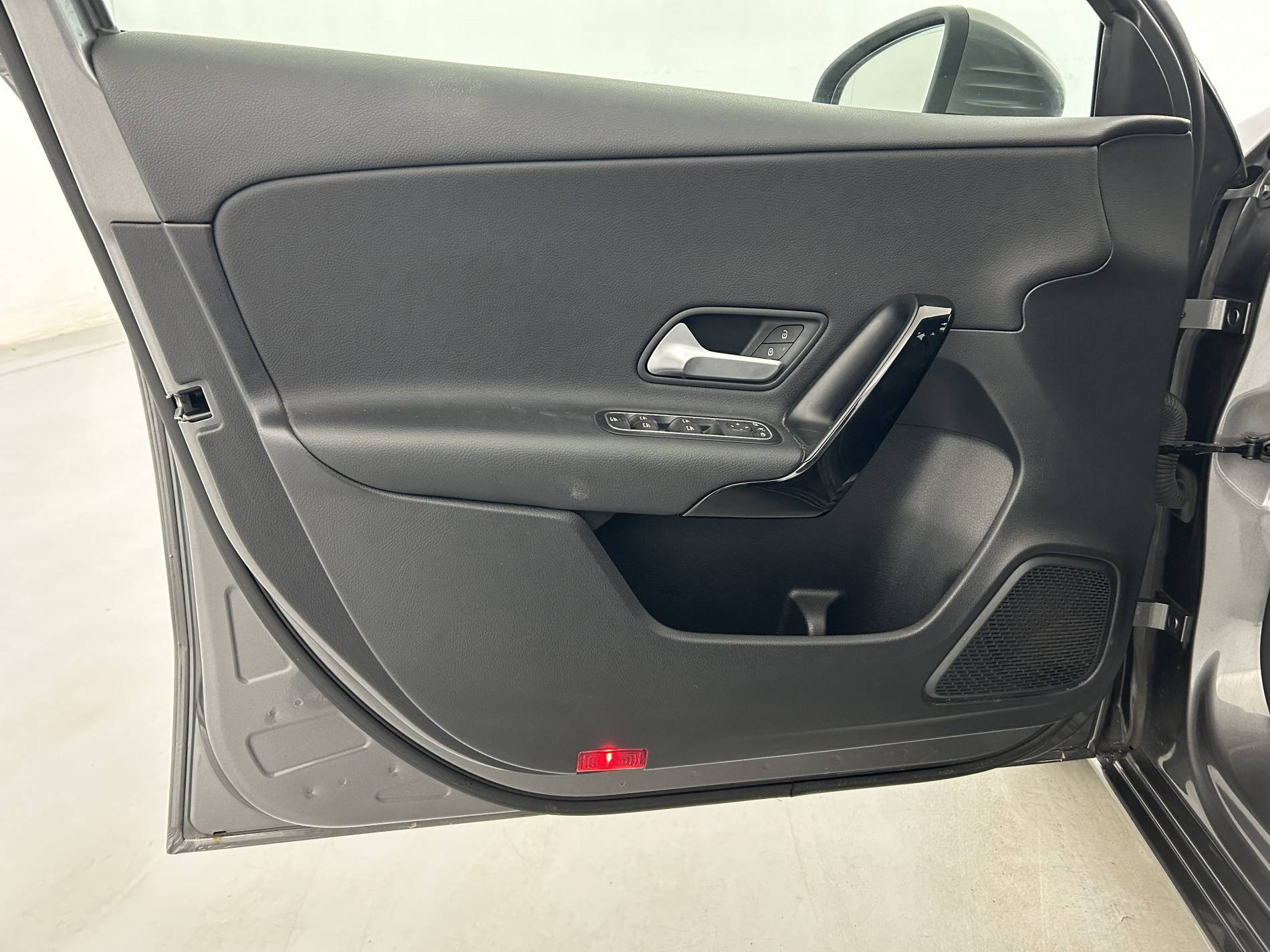 Vente en ligne Mercedes Classe A  180 d 7G-DCT au prix de 21 590 €