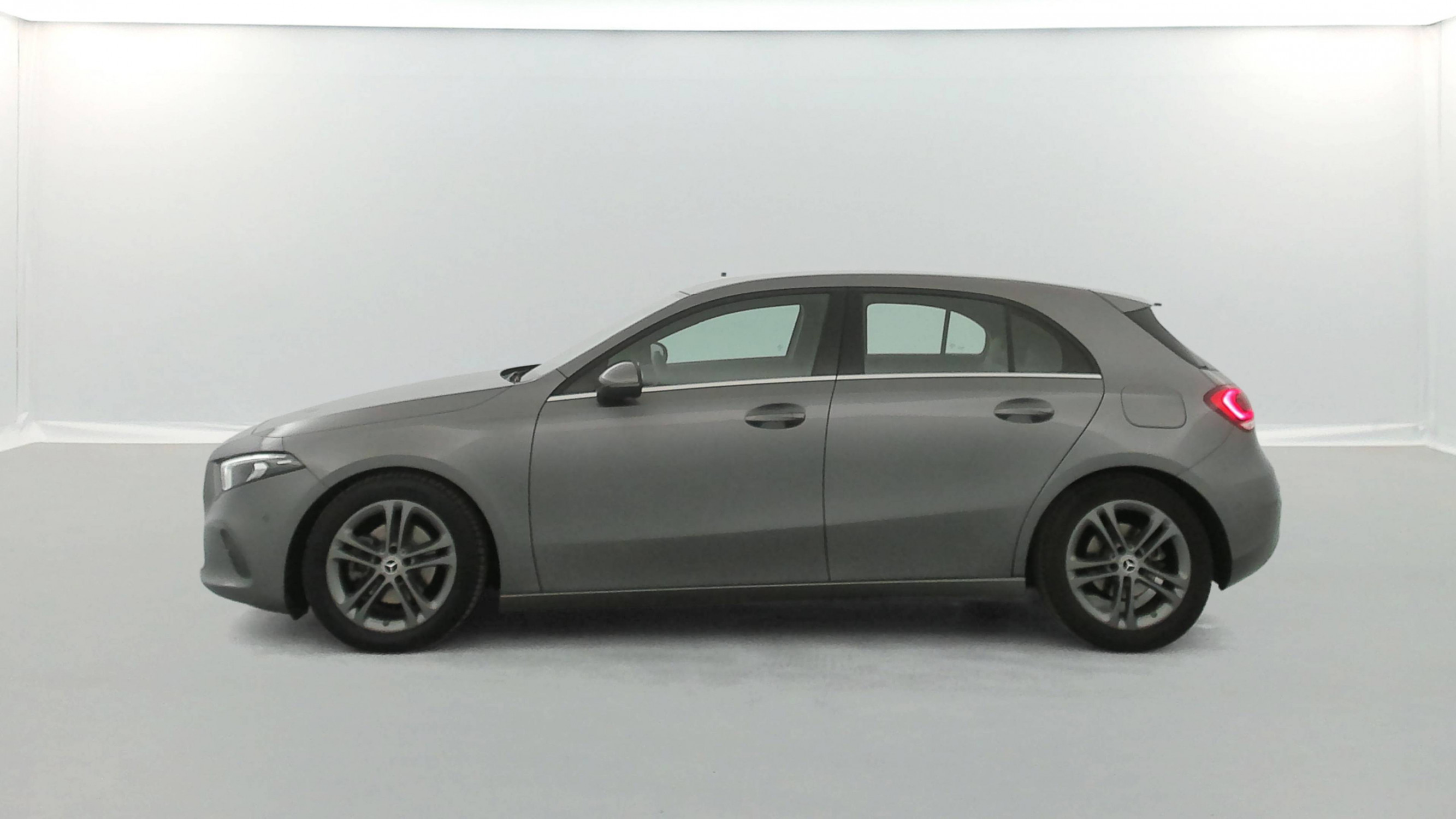 Vente en ligne Mercedes Classe A  180 d 7G-DCT au prix de 21 590 €