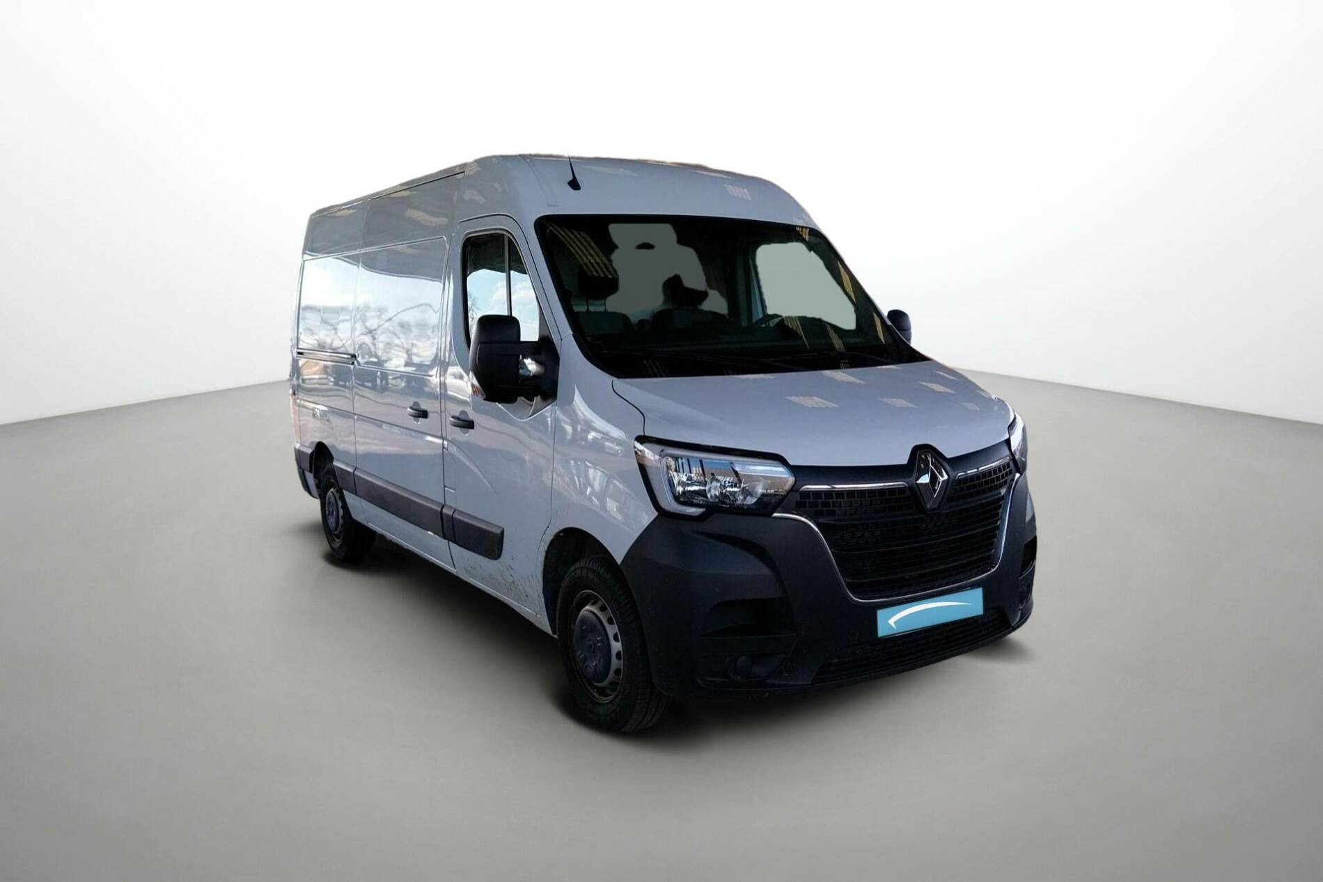 Vente en ligne Renault Master Fourgon MASTER FGN TRAC F3500 L2H2 BLUE DCI 135 au prix de 26 990 €